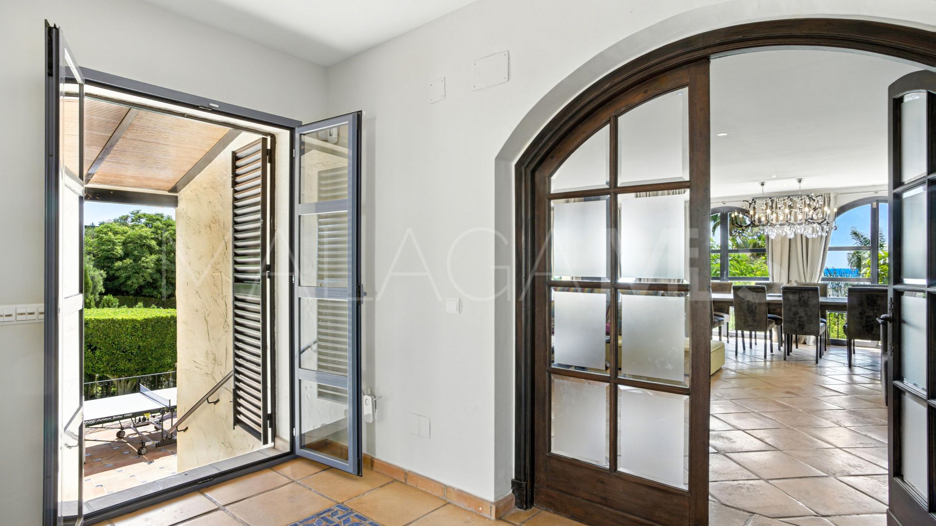 Villa for sale in Estepona Hills