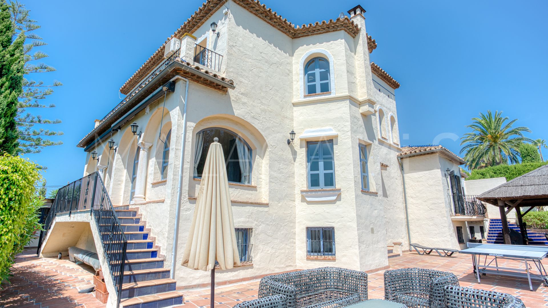 Villa for sale in Estepona Hills