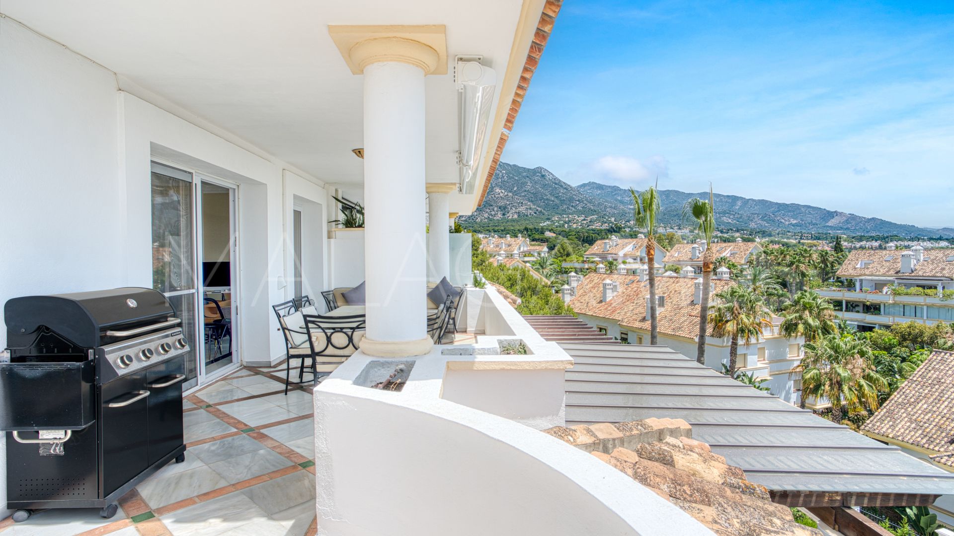 Duplex penthouse for sale in Monte Paraiso