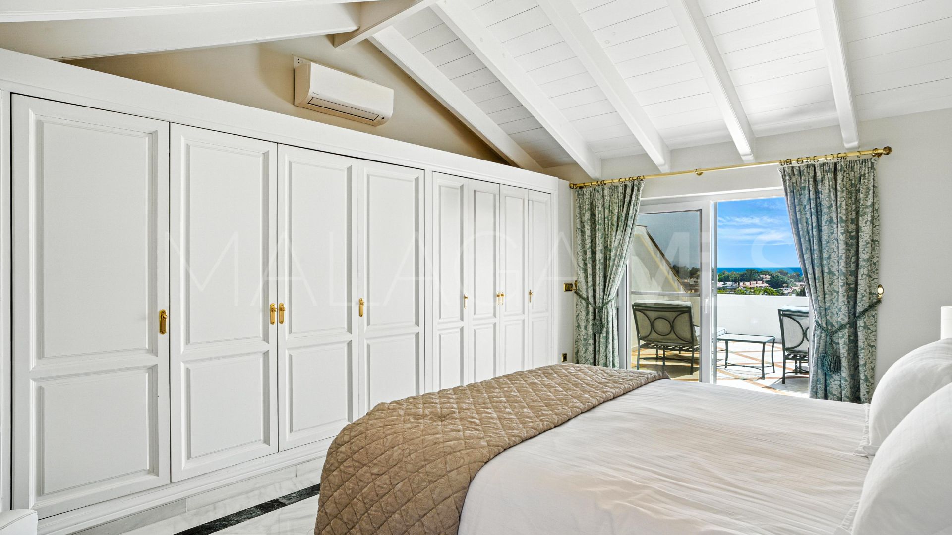 Duplex penthouse for sale in Monte Paraiso