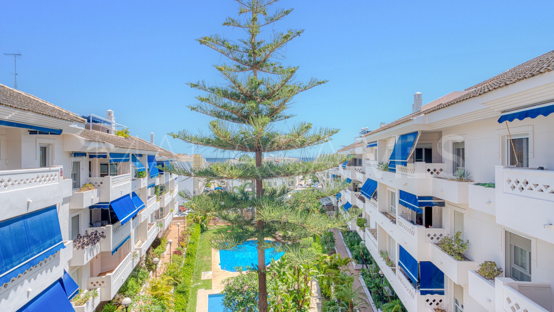 For sale San Pedro de Alcantara 4 bedrooms duplex penthouse