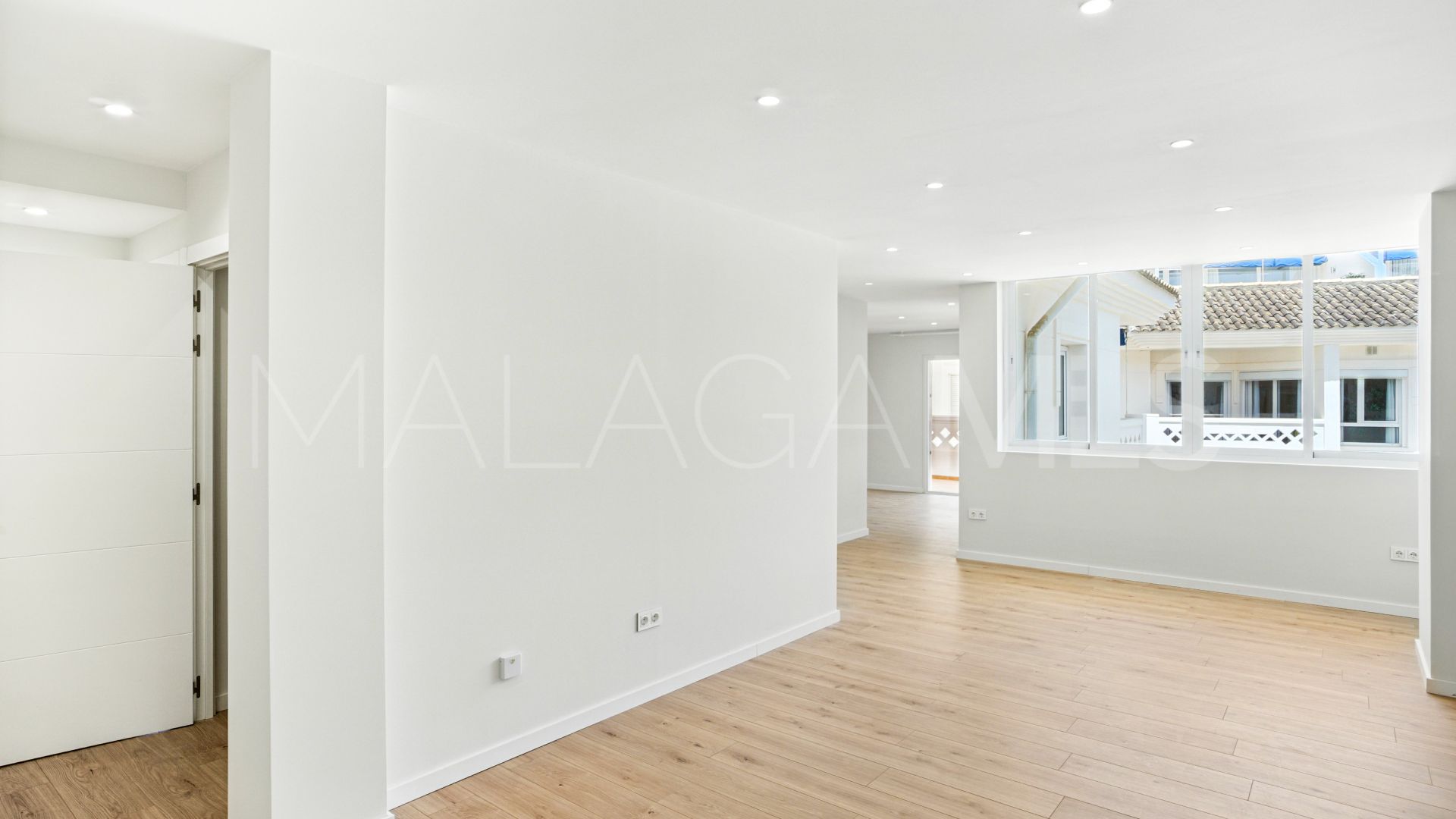 For sale San Pedro de Alcantara 4 bedrooms duplex penthouse