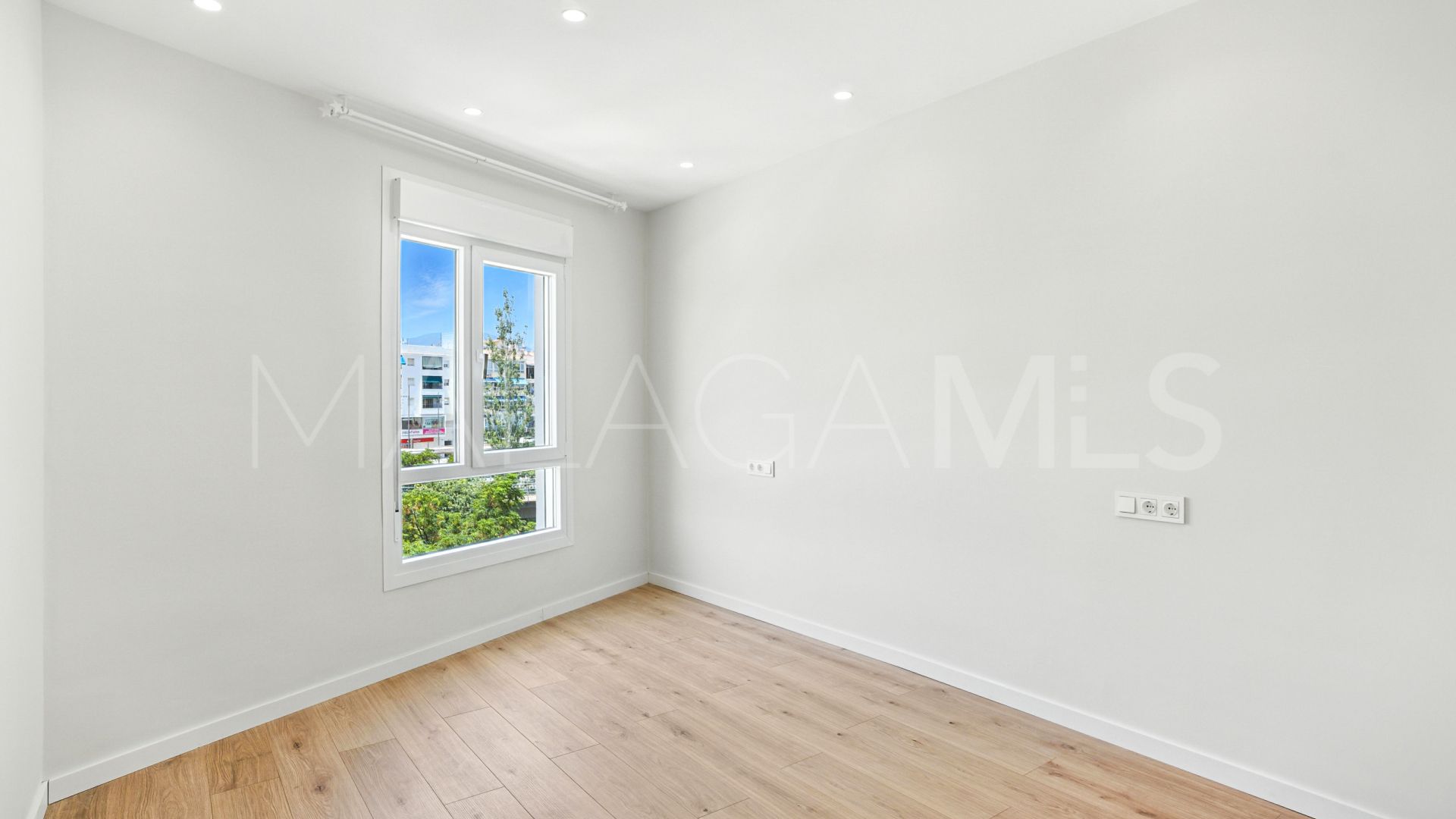 For sale San Pedro de Alcantara 4 bedrooms duplex penthouse