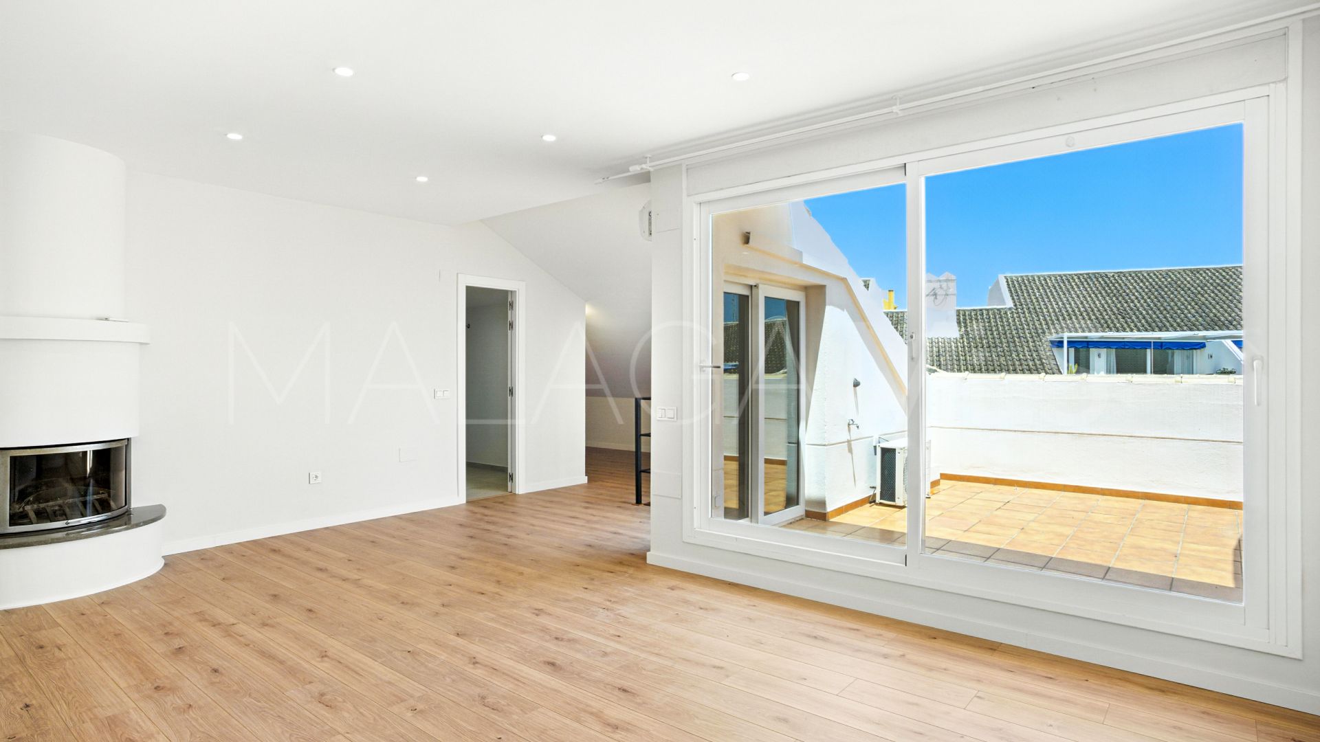 For sale San Pedro de Alcantara 4 bedrooms duplex penthouse