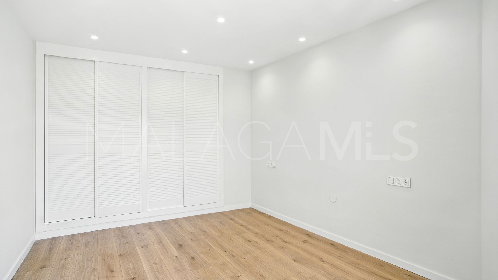 For sale San Pedro de Alcantara 4 bedrooms duplex penthouse