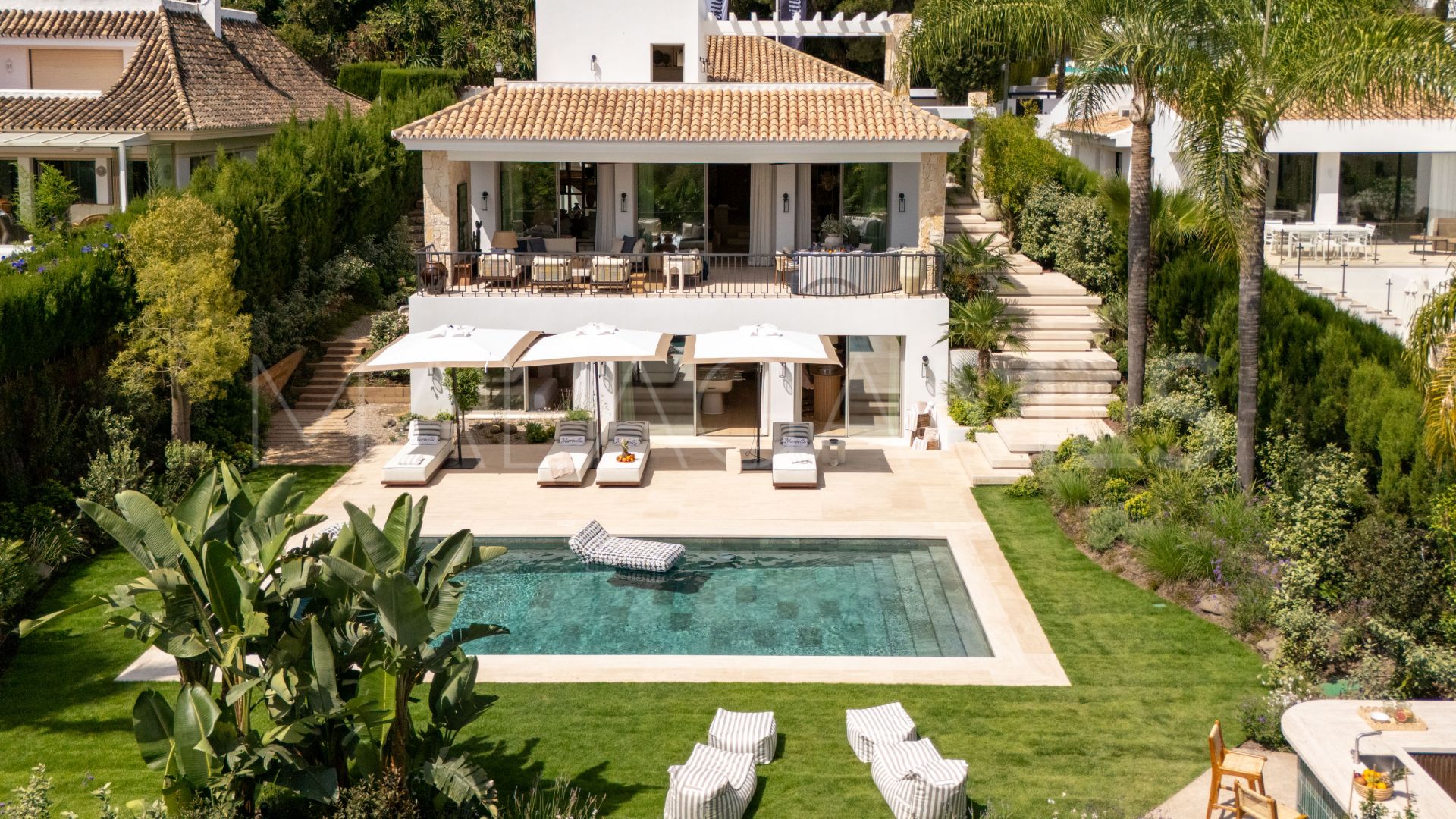 Villa for sale in Nueva Andalucia