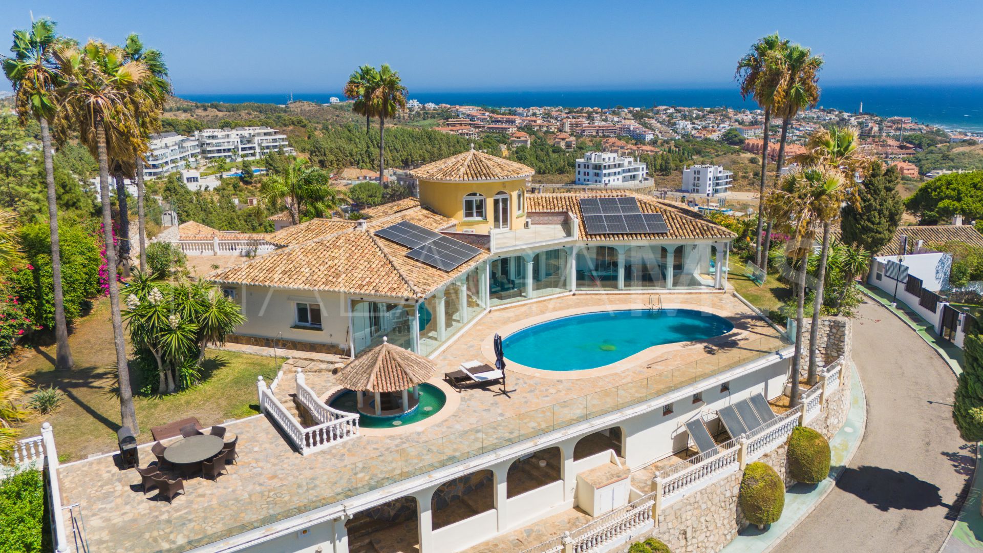 For sale villa in El Chaparral