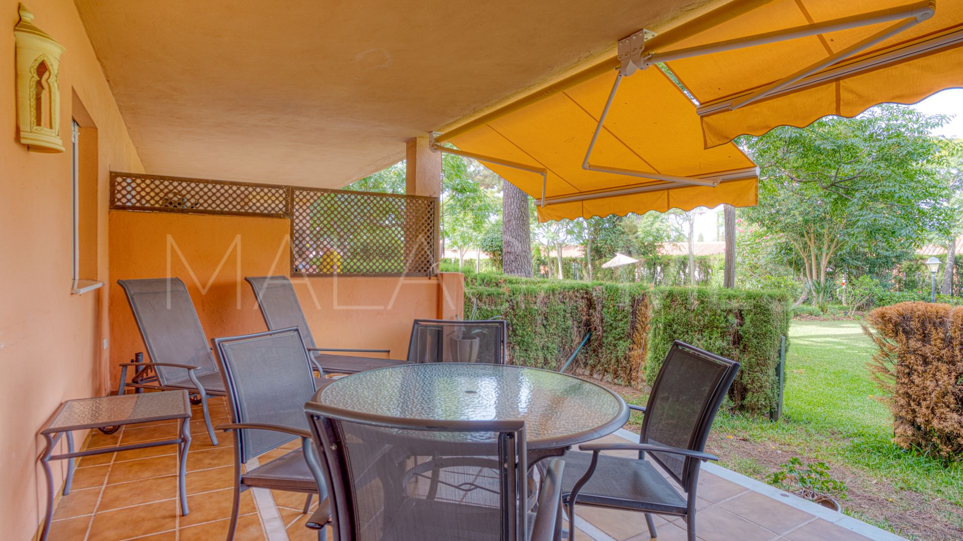 For sale ground floor apartment in Elviria with 2 bedrooms