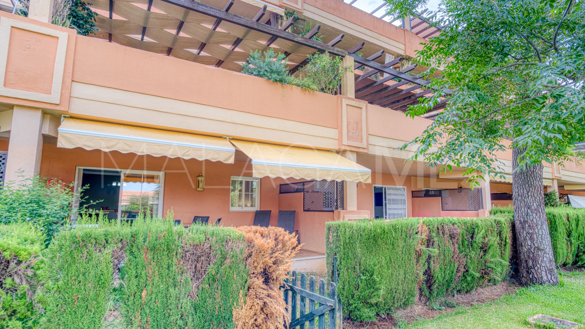 For sale ground floor apartment in Elviria with 2 bedrooms