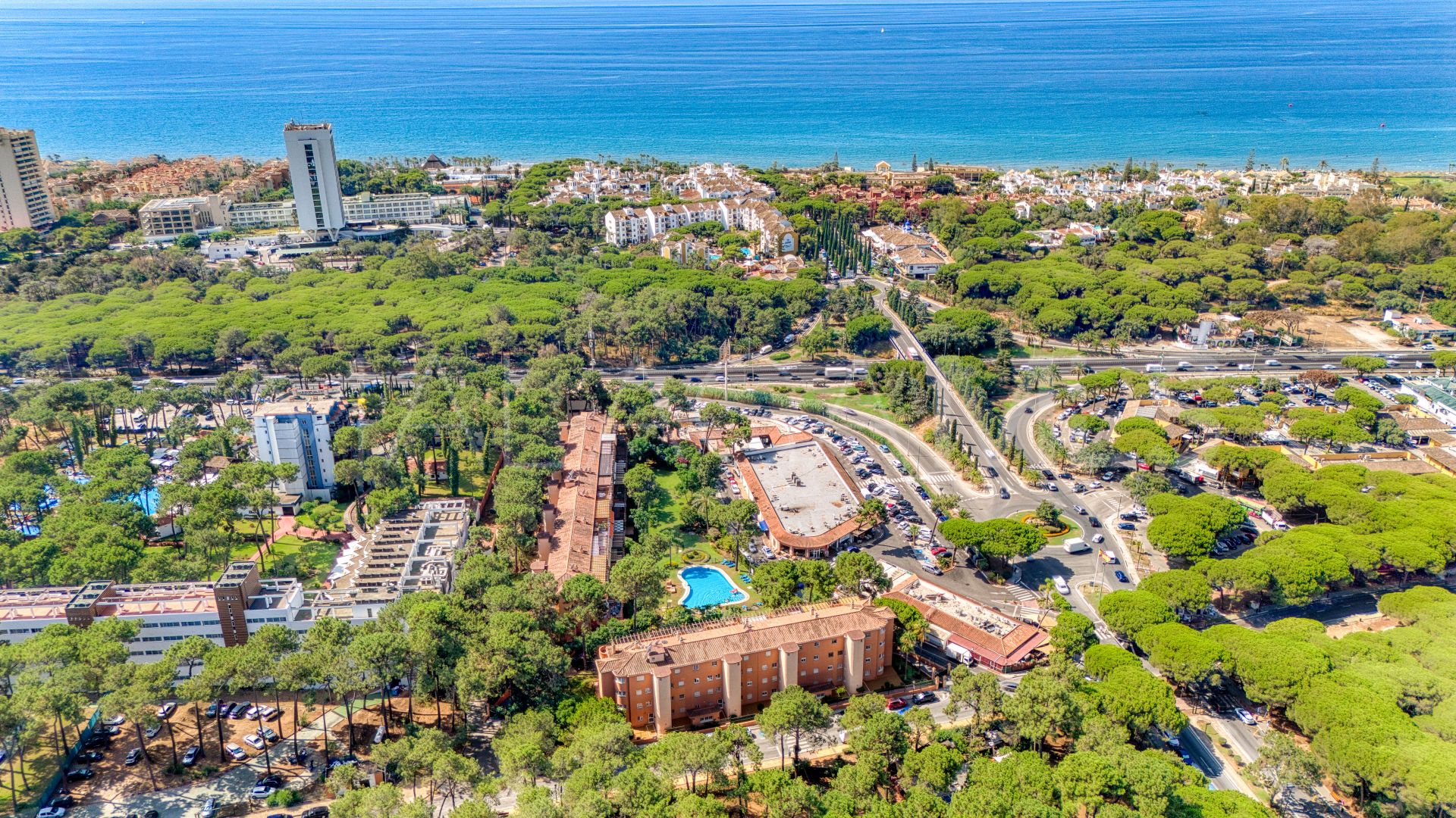 For sale ground floor apartment in Elviria with 2 bedrooms