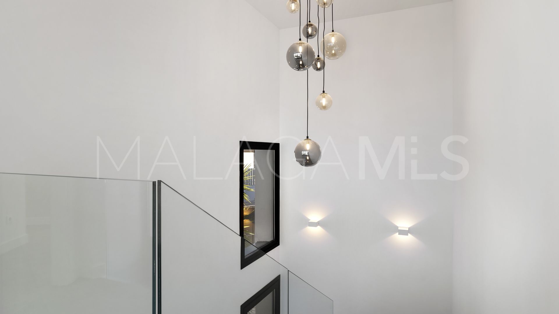 5 bedrooms villa for sale in Marbesa