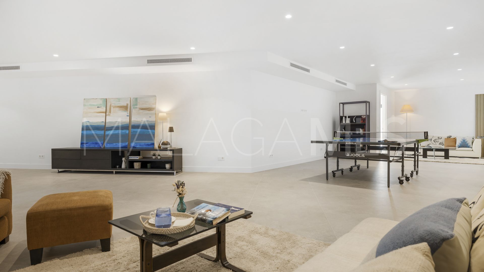5 bedrooms villa for sale in Marbesa
