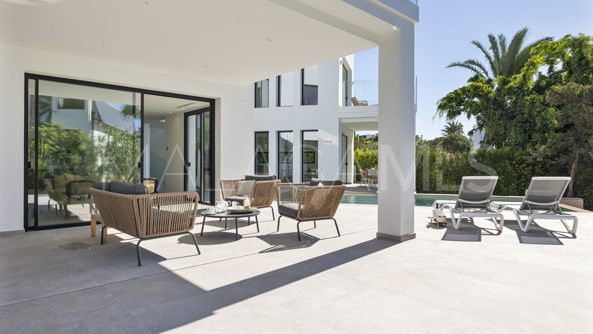 5 bedrooms villa for sale in Marbesa