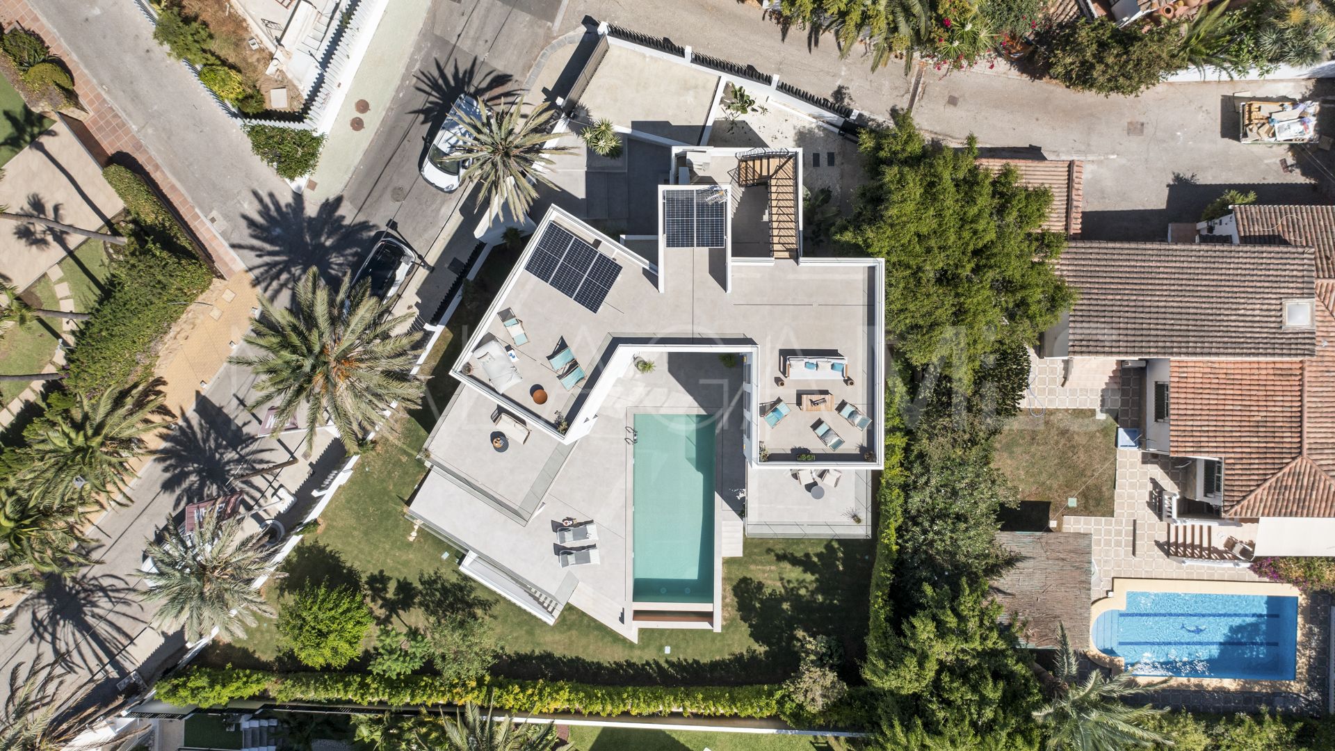 5 bedrooms villa for sale in Marbesa