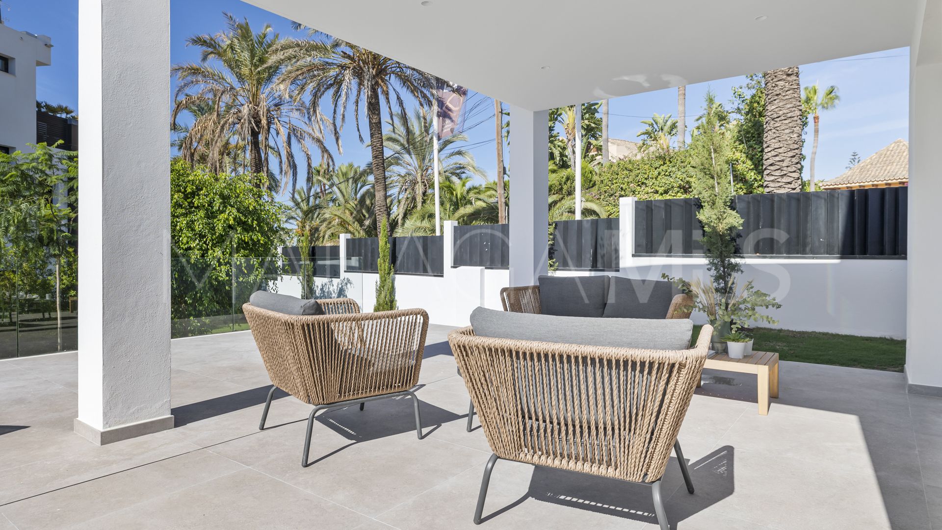 5 bedrooms villa for sale in Marbesa