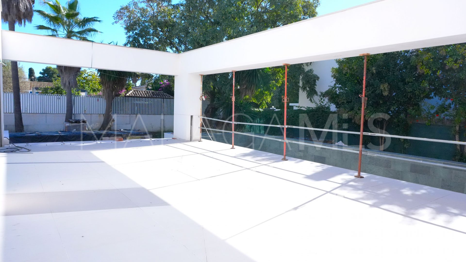 Villa for sale in Guadalmina Baja with 4 bedrooms