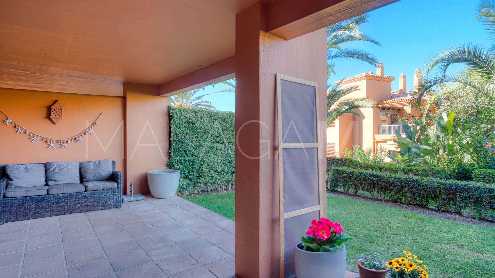 Buy apartamento planta baja in Benatalaya