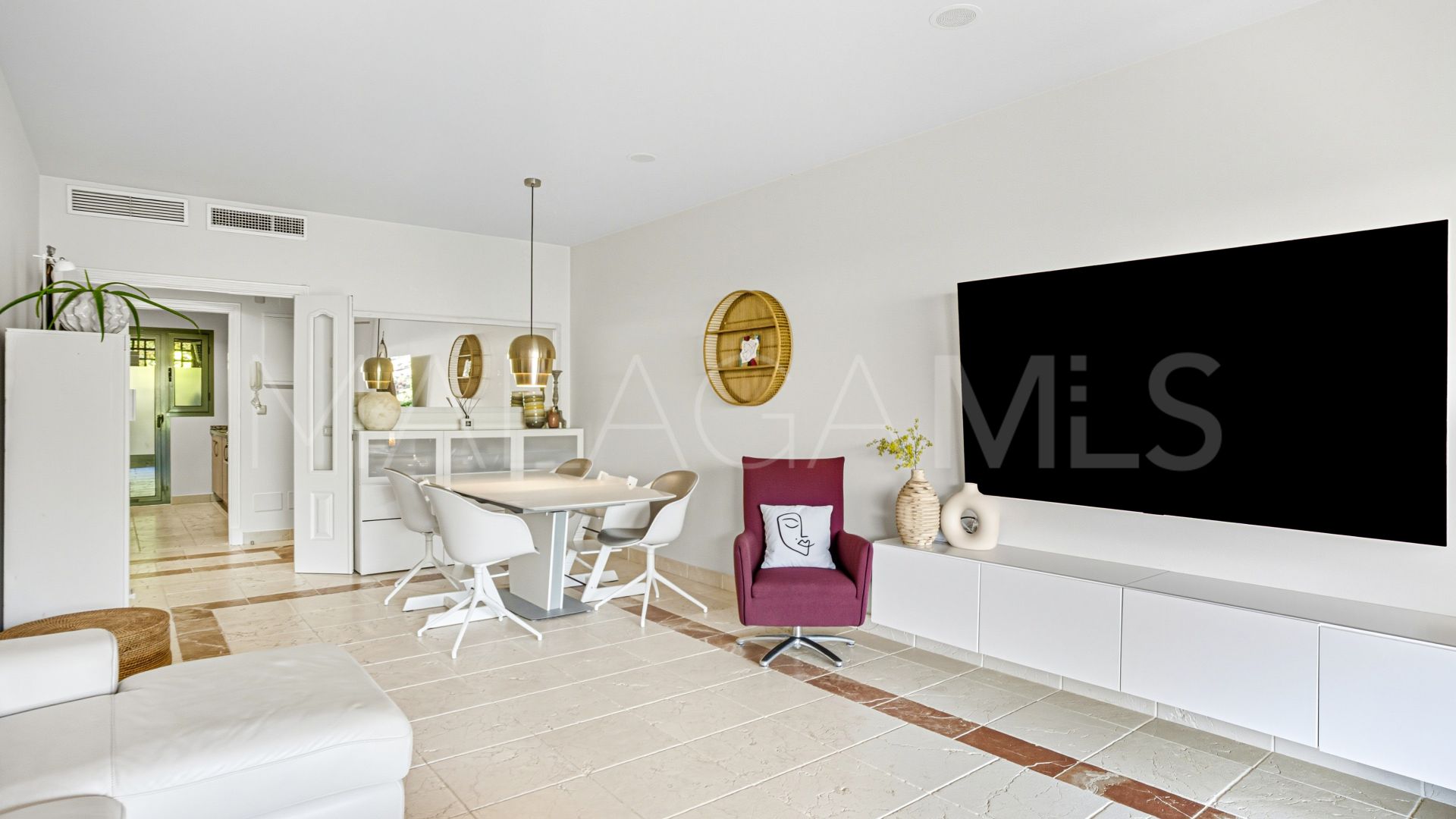 Buy apartamento planta baja in Benatalaya