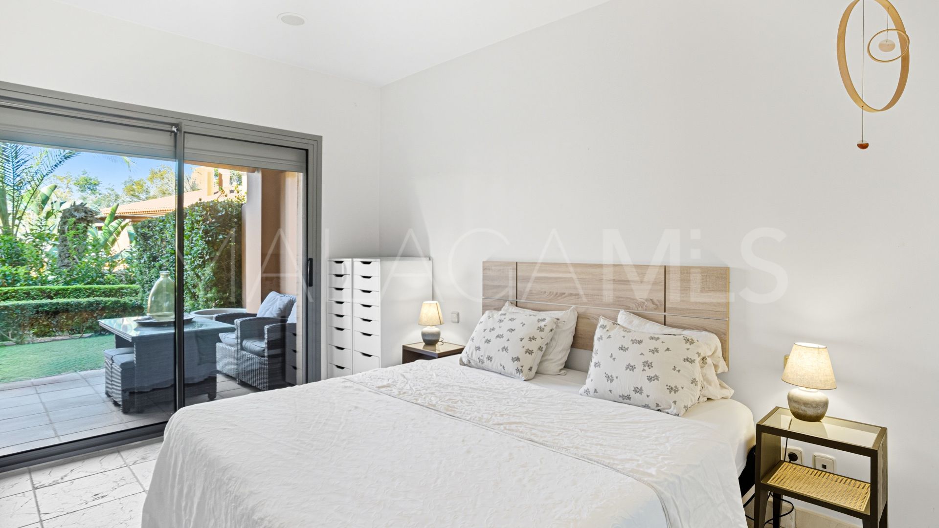 Buy apartamento planta baja in Benatalaya