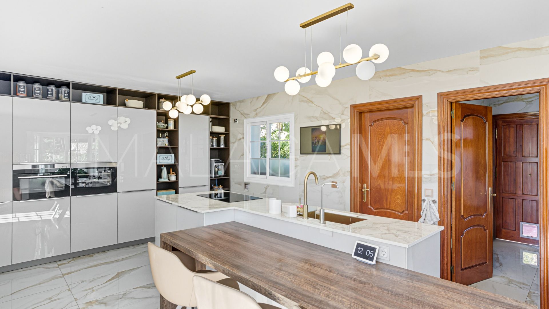 Villa for sale in Guadalmina Alta