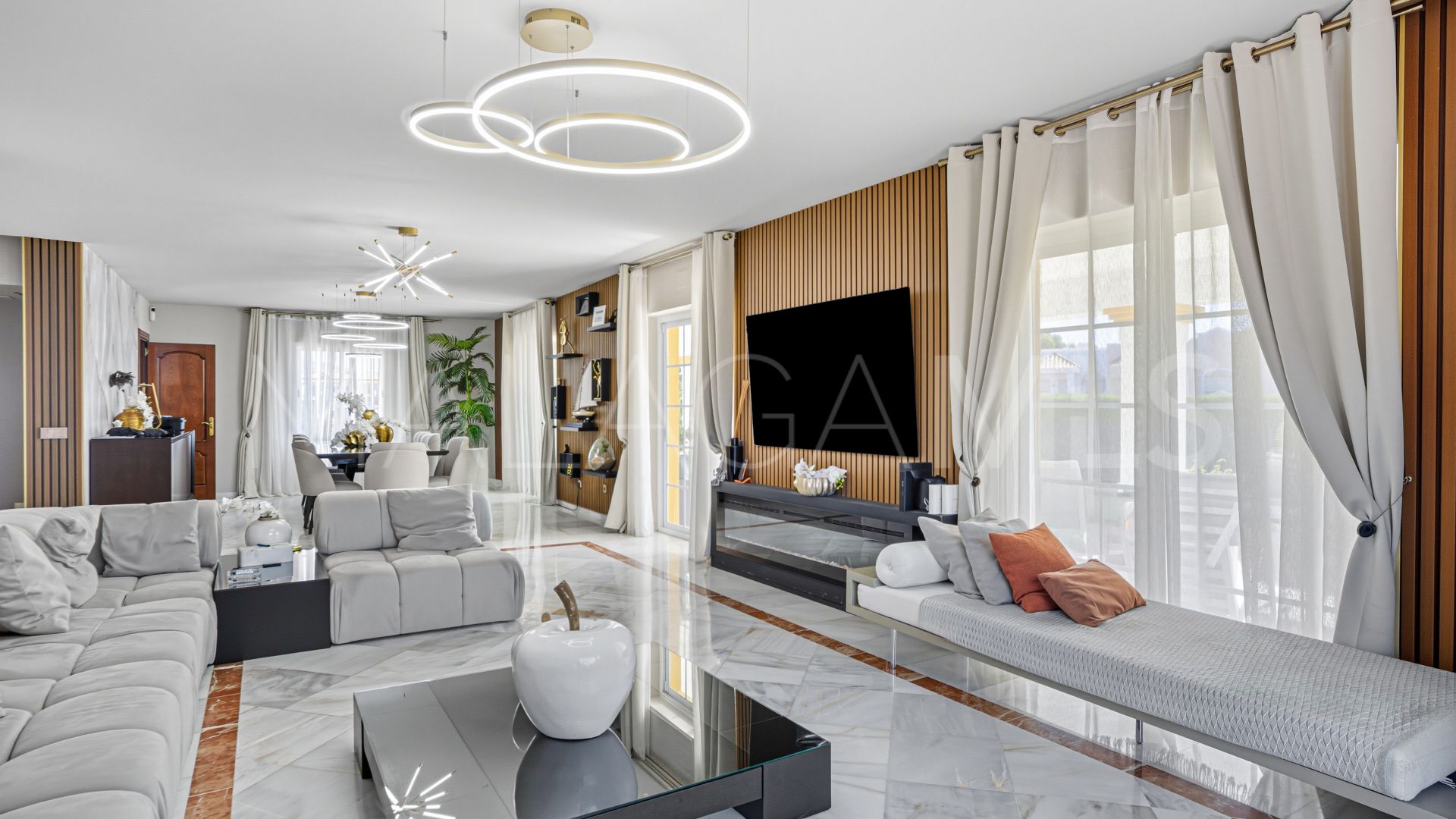 Villa for sale in Guadalmina Alta