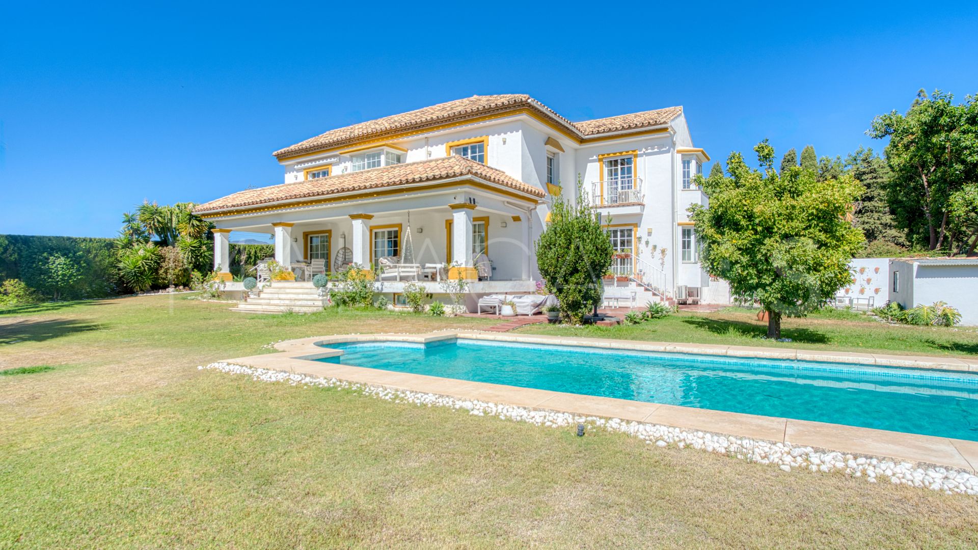 Villa for sale in Guadalmina Alta