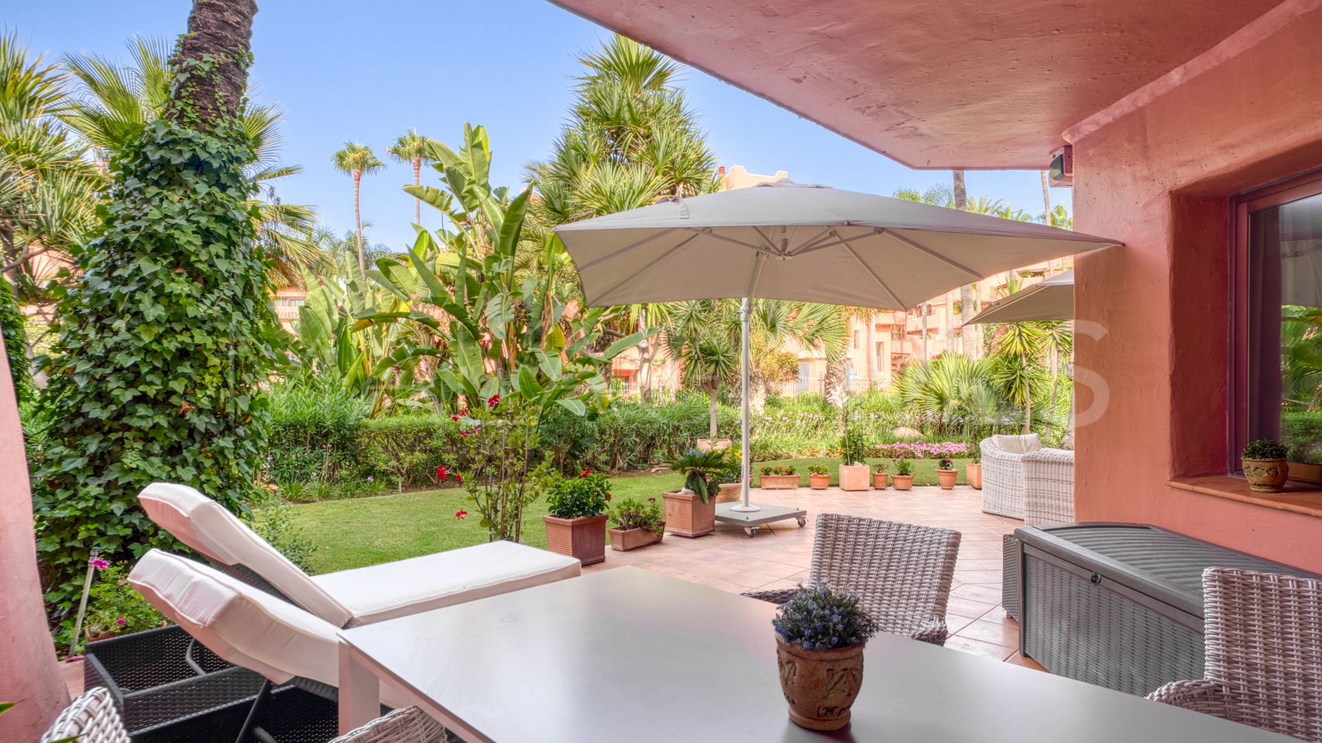 Appartement rez de chaussée for sale in Menara Beach
