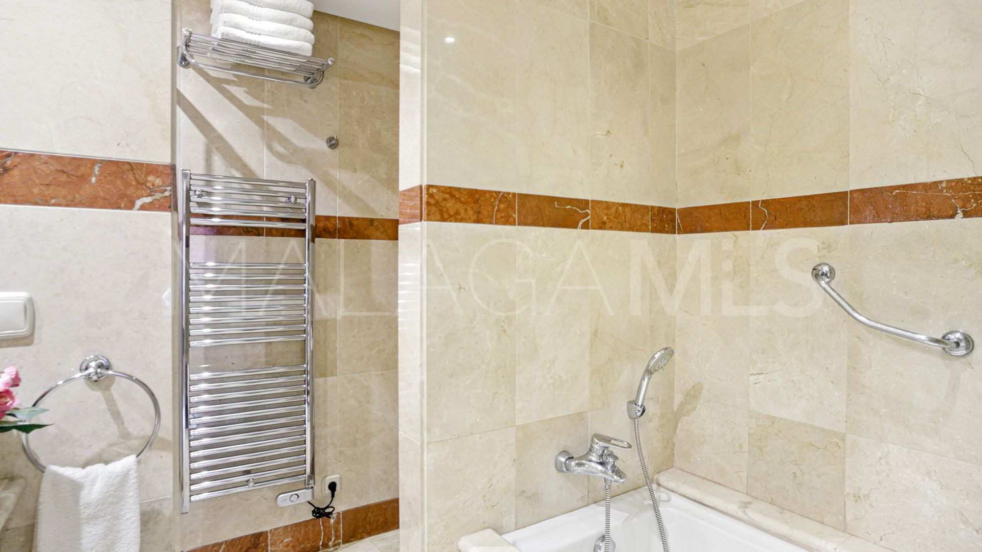 Appartement rez de chaussée for sale in Menara Beach