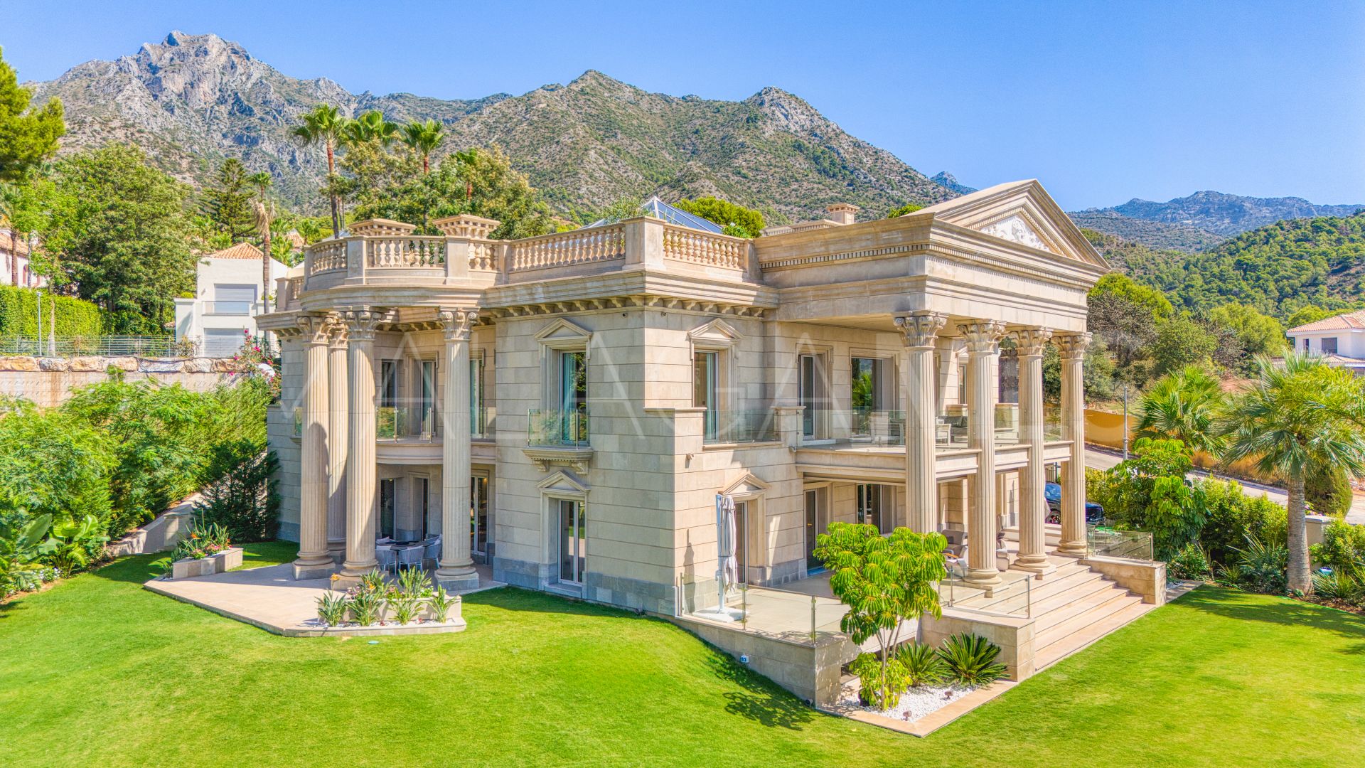 Villa for sale in Sierra Blanca