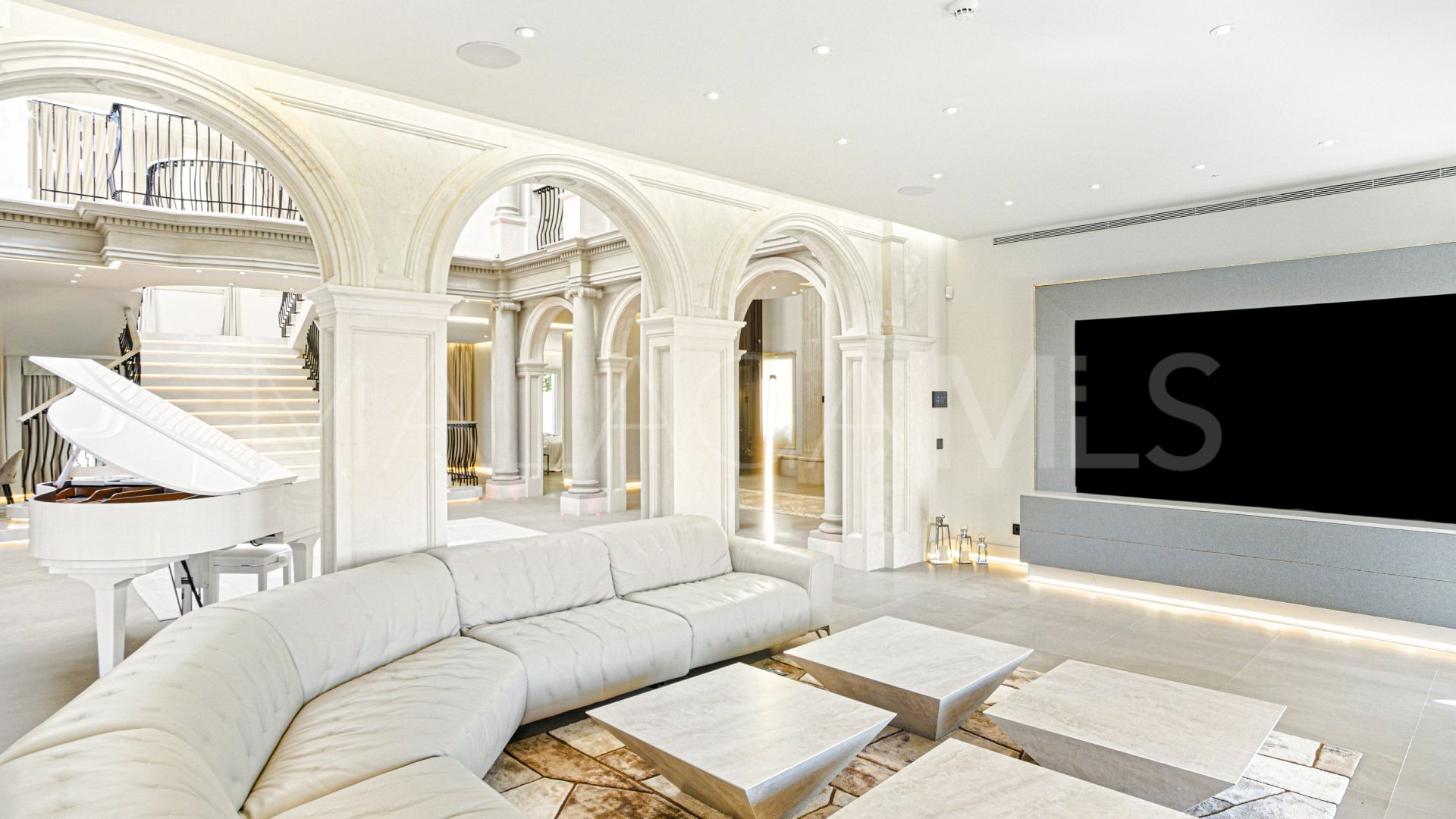 Villa for sale in Sierra Blanca