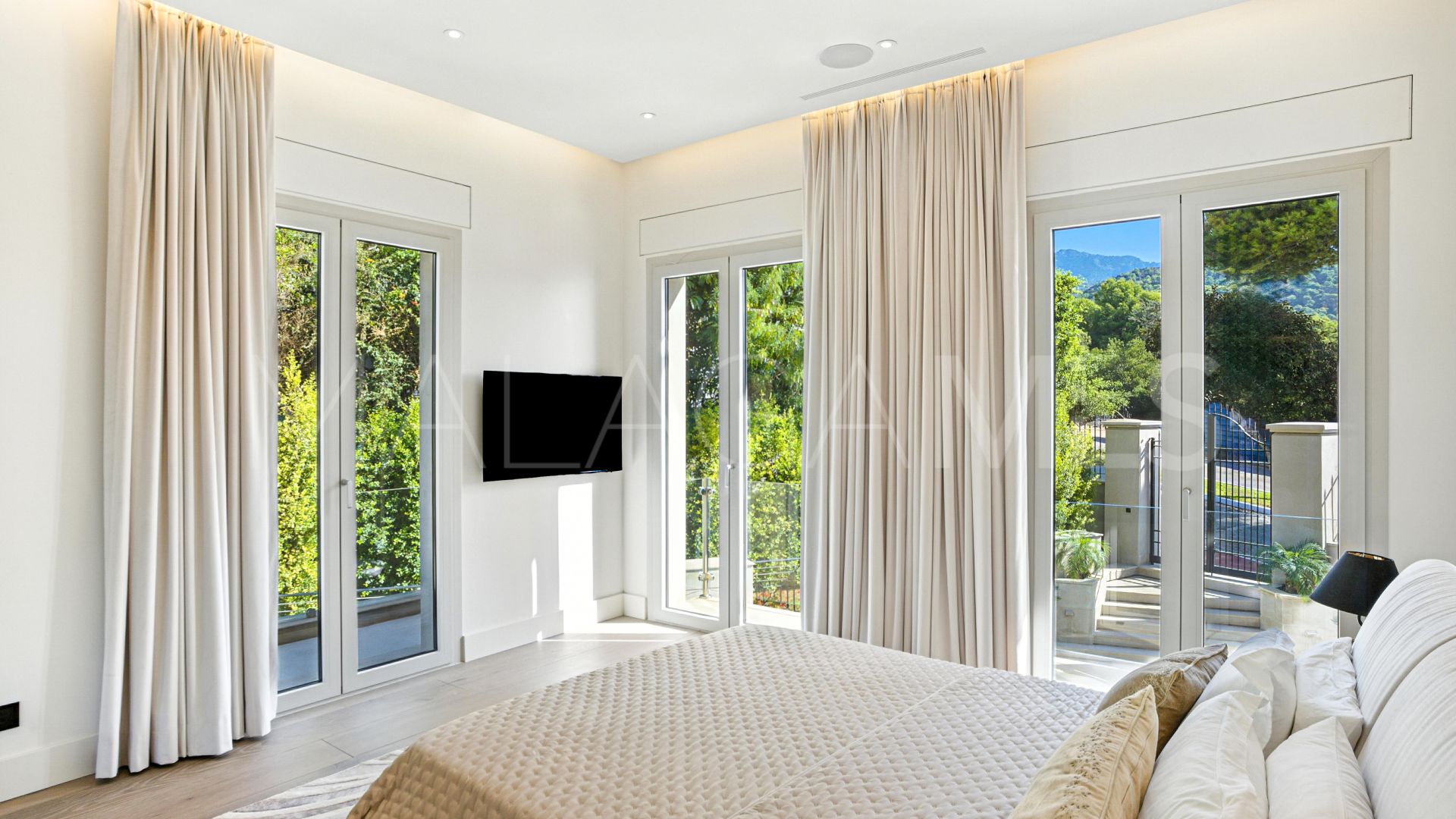 Villa for sale in Sierra Blanca