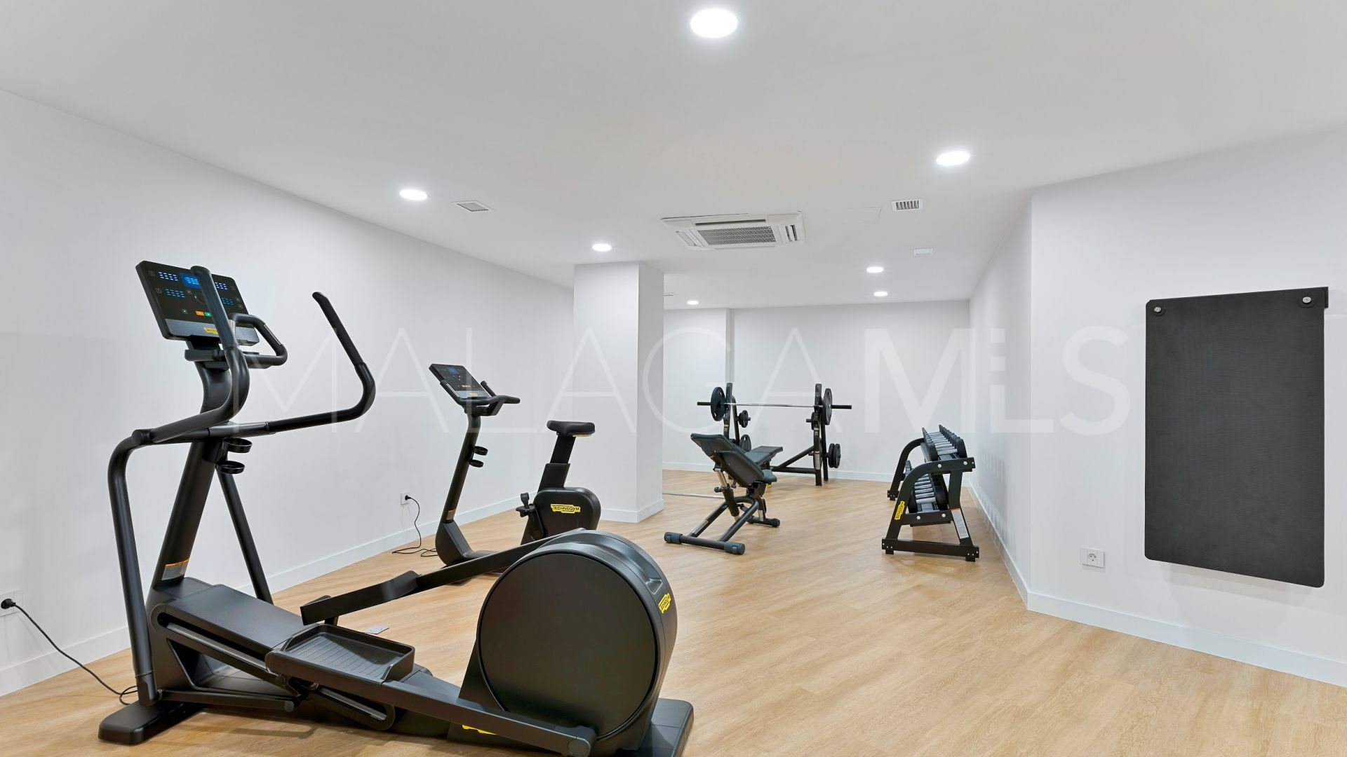 Apartamento planta baja a la venta in Estepona Este