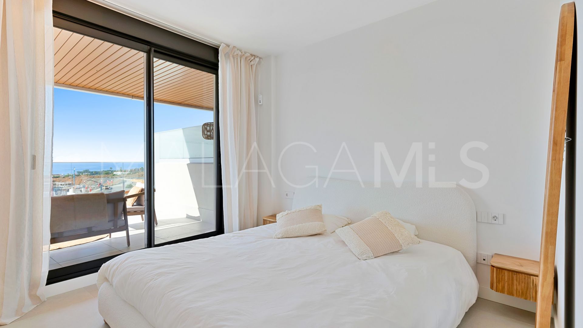 Apartamento planta baja a la venta in Estepona Este