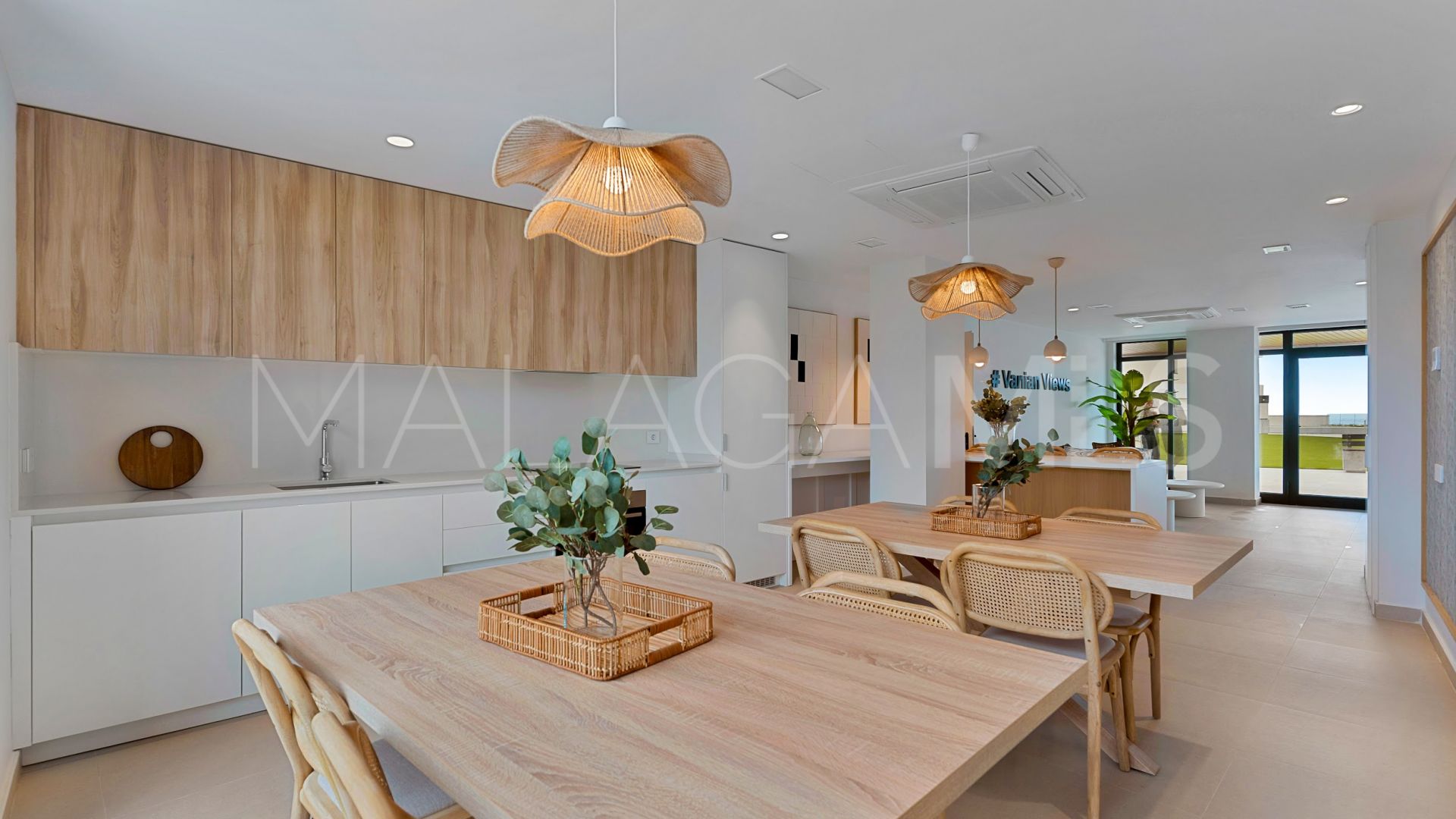 Apartamento planta baja a la venta in Estepona Este