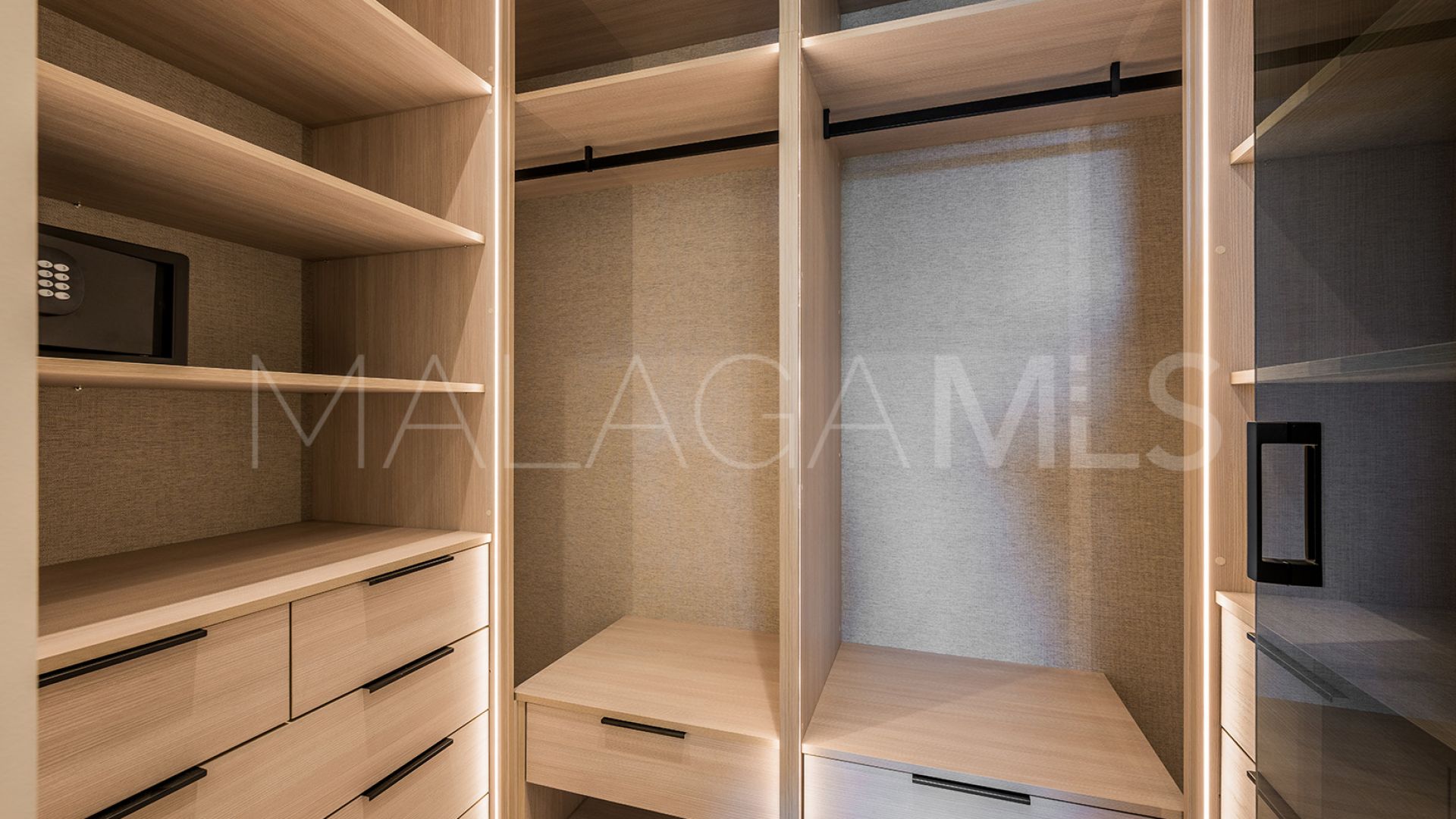 For sale Bahía del Velerín apartment with 3 bedrooms