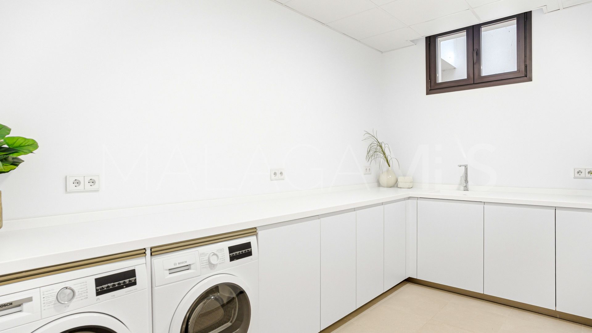 Villa for sale in Marbella Golden Mile