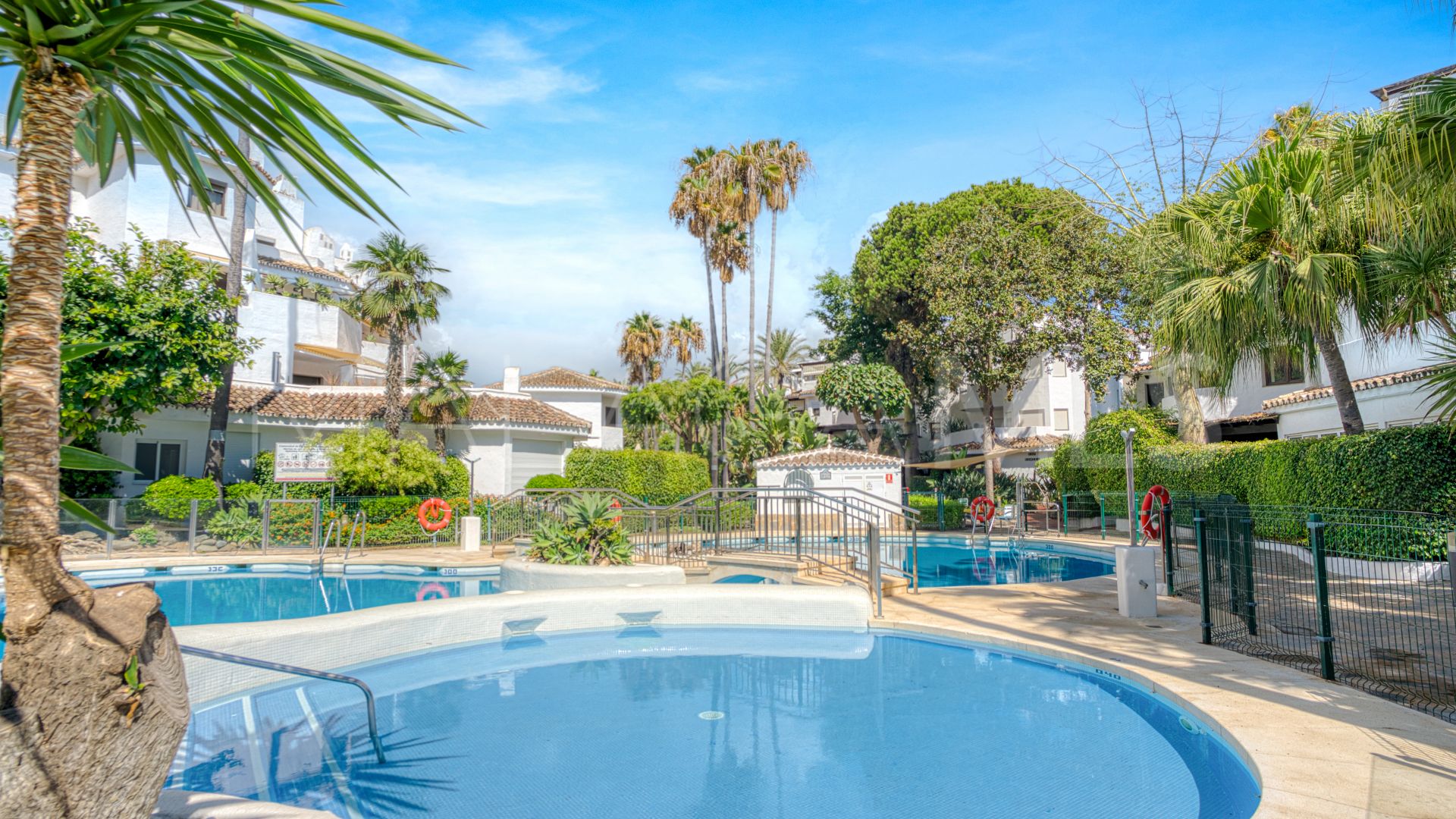 Buy apartamento in Golden Beach