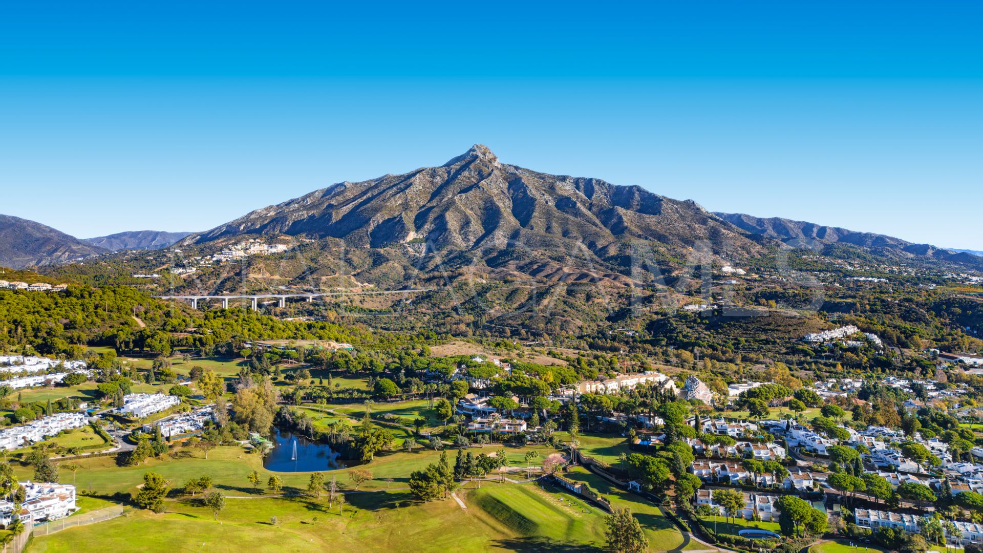 La Rinconada town house for sale