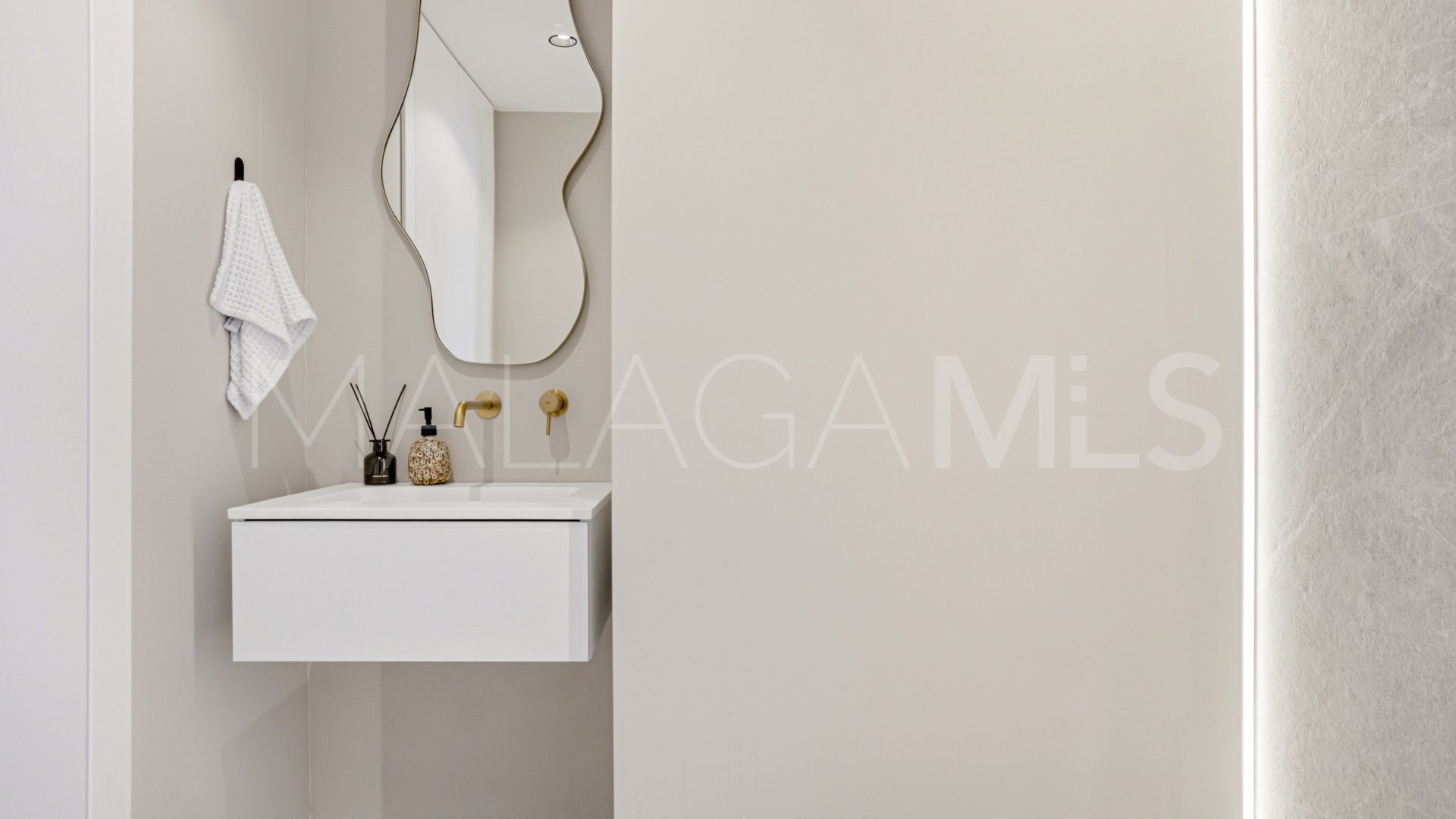 Lägenhet for sale in La Quinta Golf