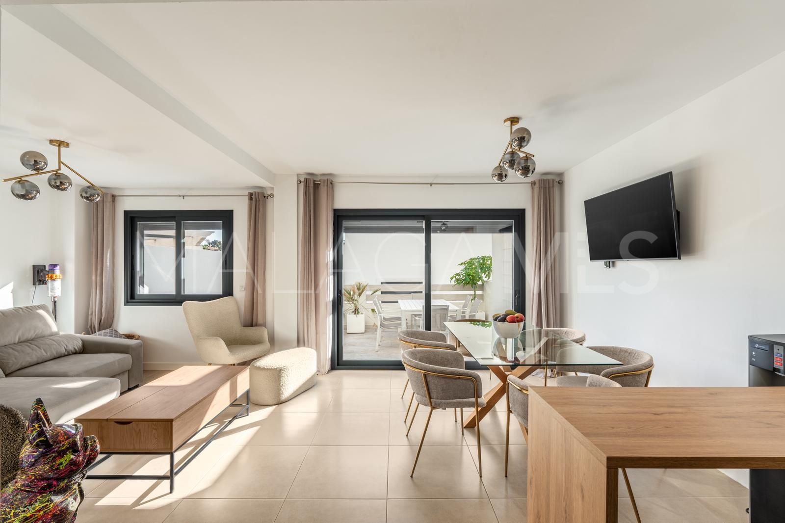 Adosado for sale in Agra Residencial with 3 bedrooms