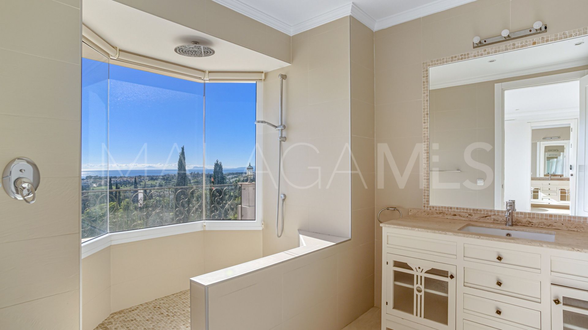 Villa for sale in Los Flamingos