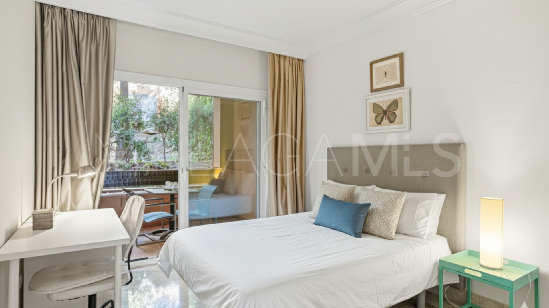 Apartamento planta baja with 2 bedrooms for sale in Alminar de Marbella