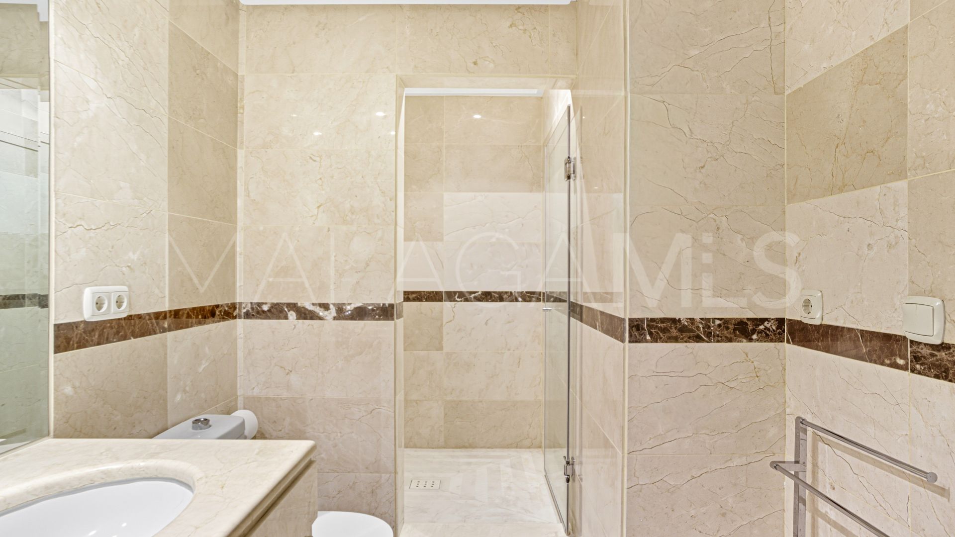 Apartamento planta baja with 2 bedrooms for sale in Alminar de Marbella