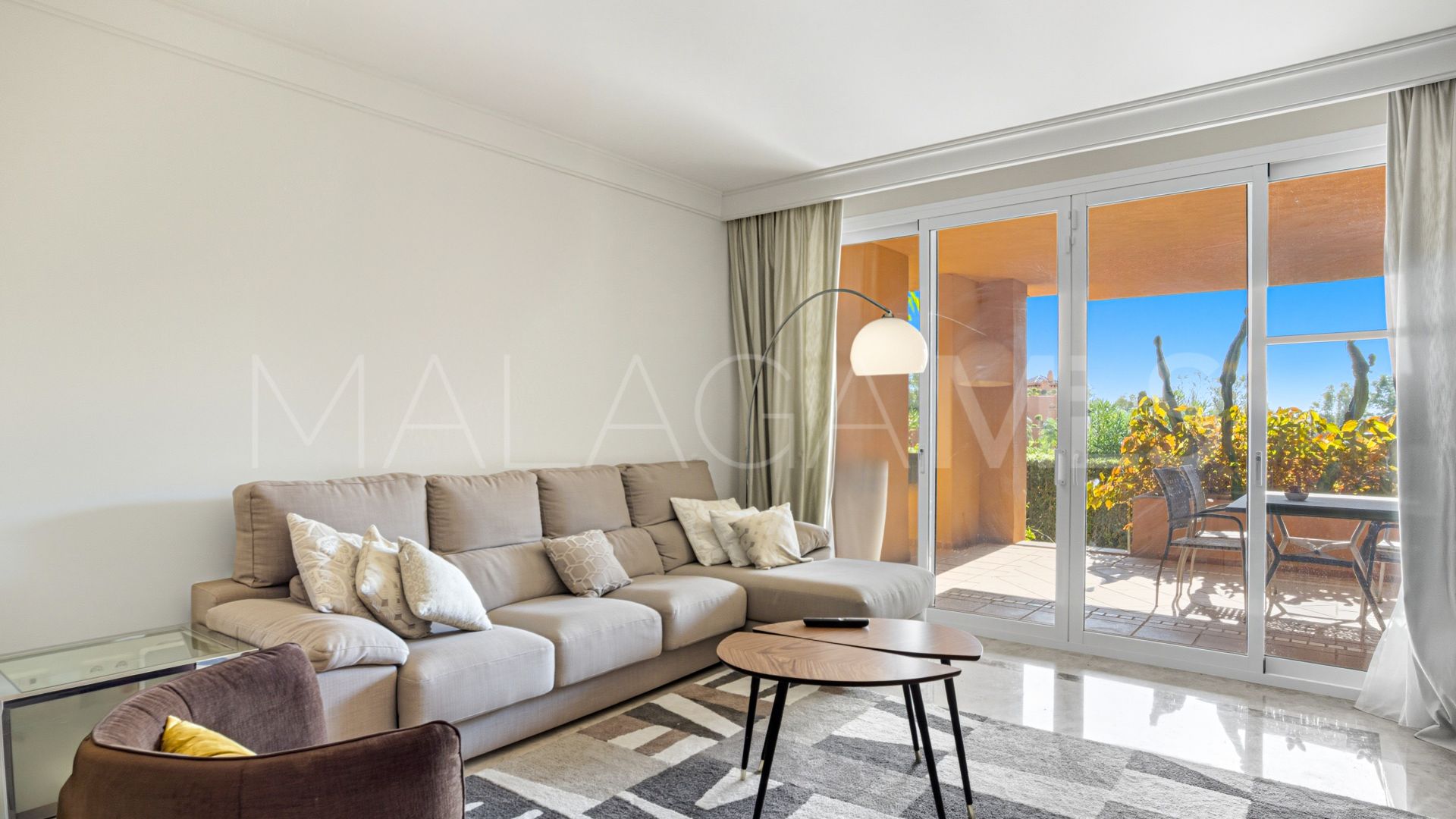Apartamento planta baja with 2 bedrooms for sale in Alminar de Marbella