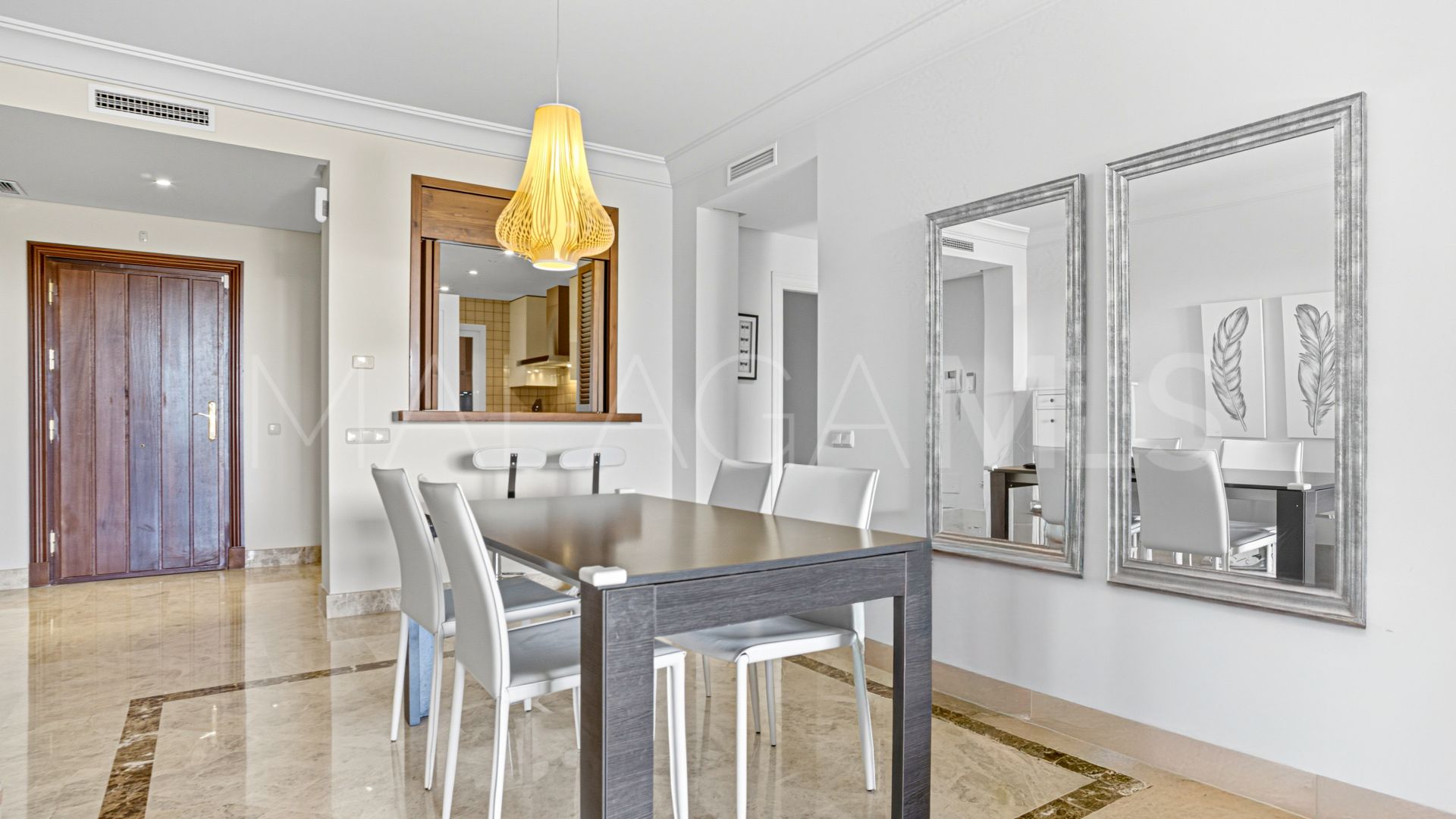 Apartamento planta baja with 2 bedrooms for sale in Alminar de Marbella