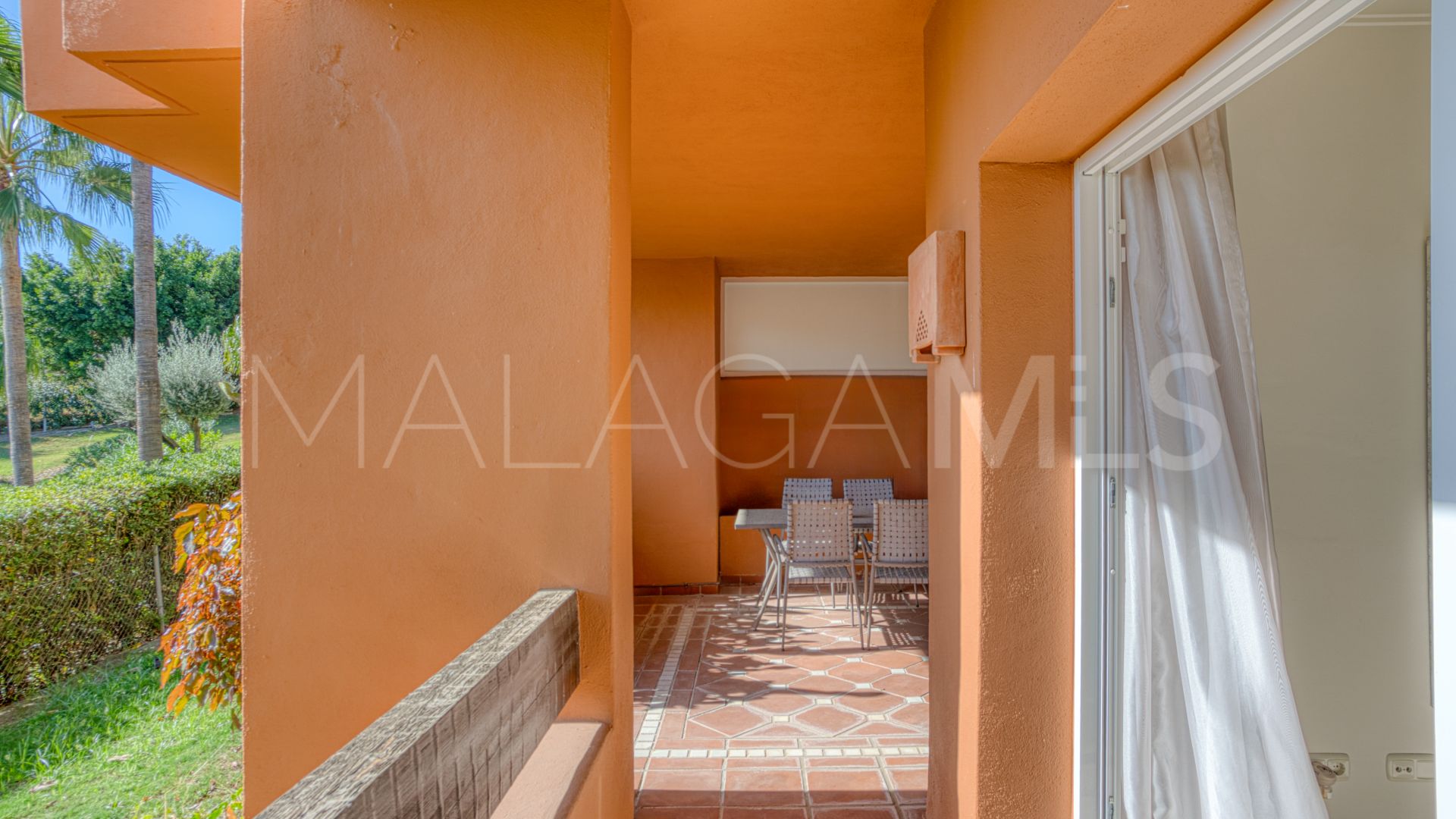 Apartamento planta baja with 2 bedrooms for sale in Alminar de Marbella