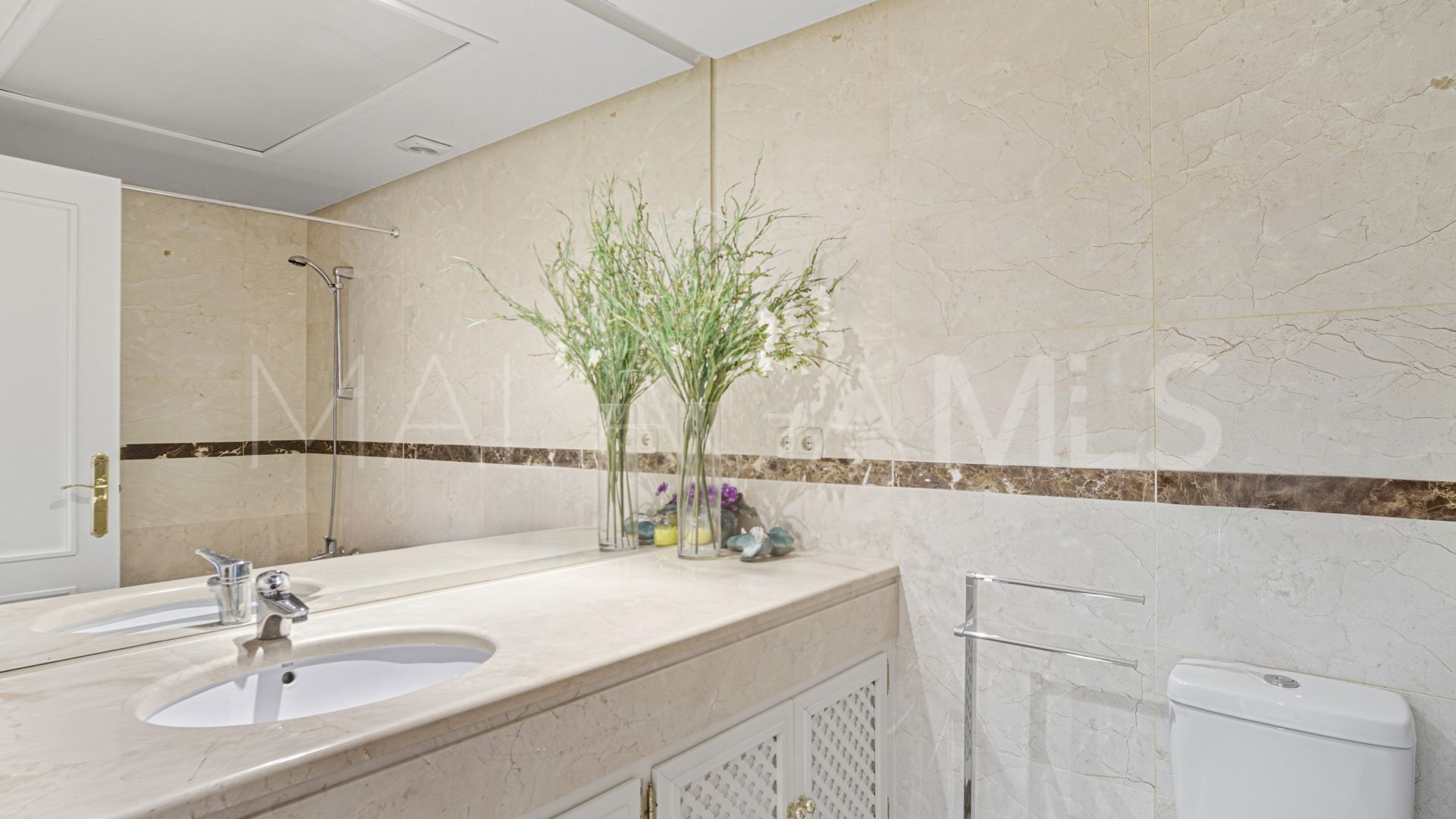 Apartamento planta baja with 2 bedrooms for sale in Alminar de Marbella
