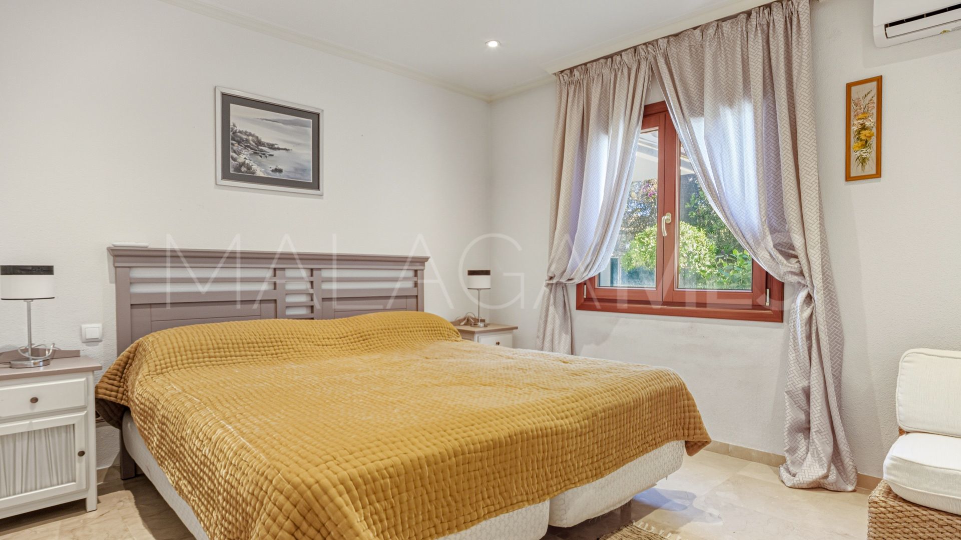 Villa for sale in New Golden Mile with 5 bedrooms