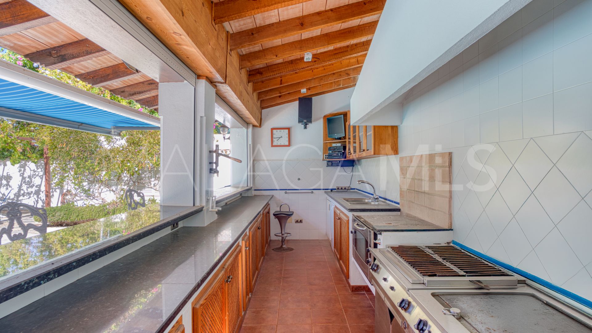 Villa for sale in New Golden Mile with 5 bedrooms