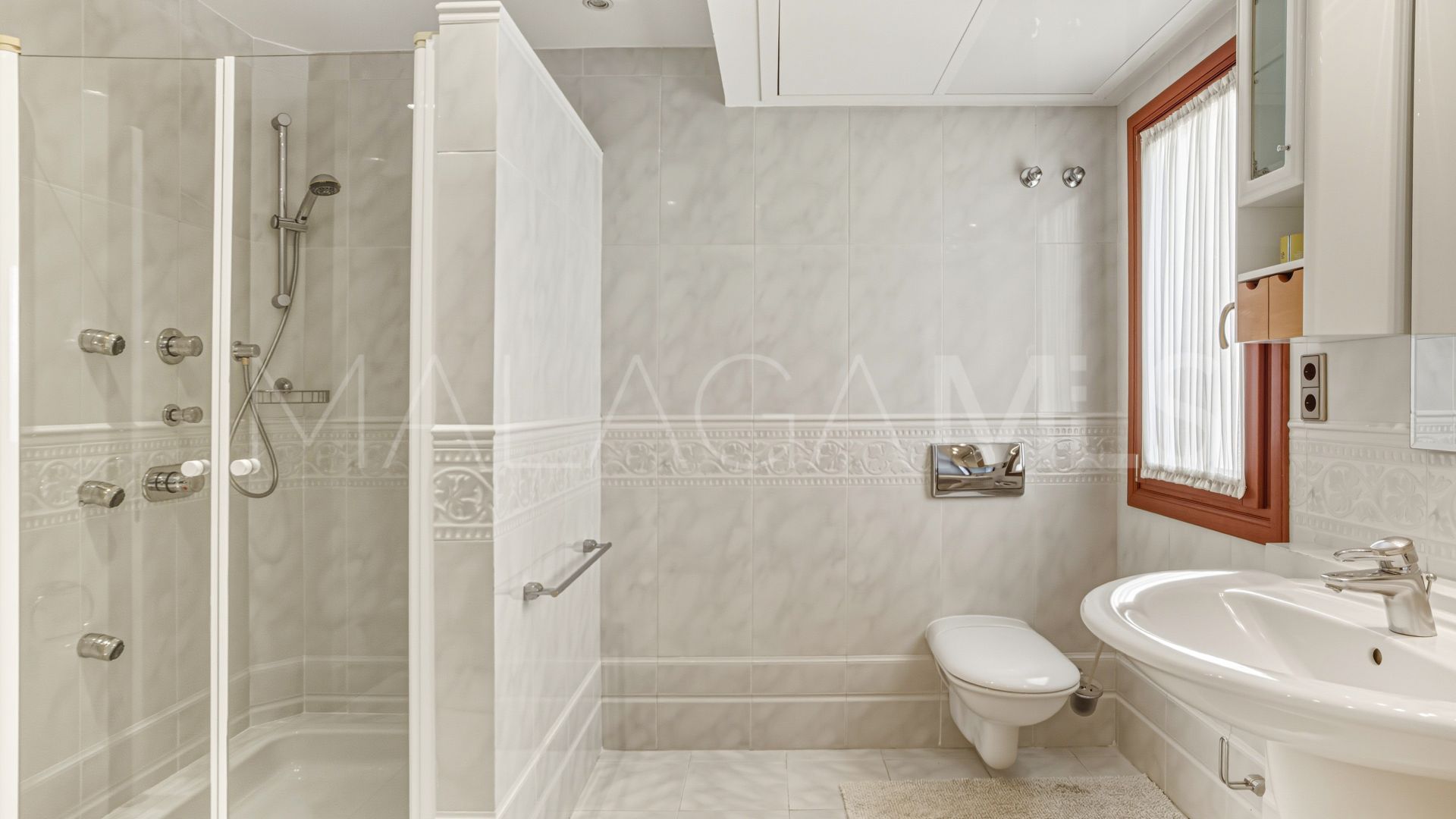 Villa for sale in New Golden Mile with 5 bedrooms